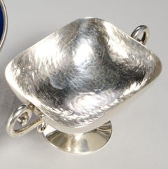 Mitte 20. Jh. Tazza aus Sterlingsilber auf rundem Fuß – Barbara J. Walters Nachlass