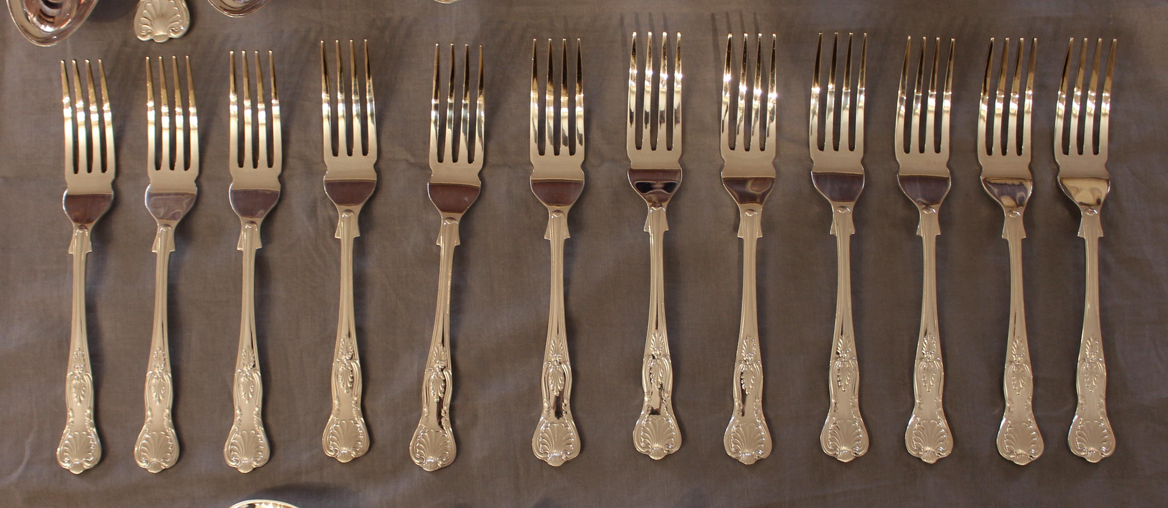 Mid-20th Century 127 Piece King's Pattern Flatware Service by Mappin & Webb 4