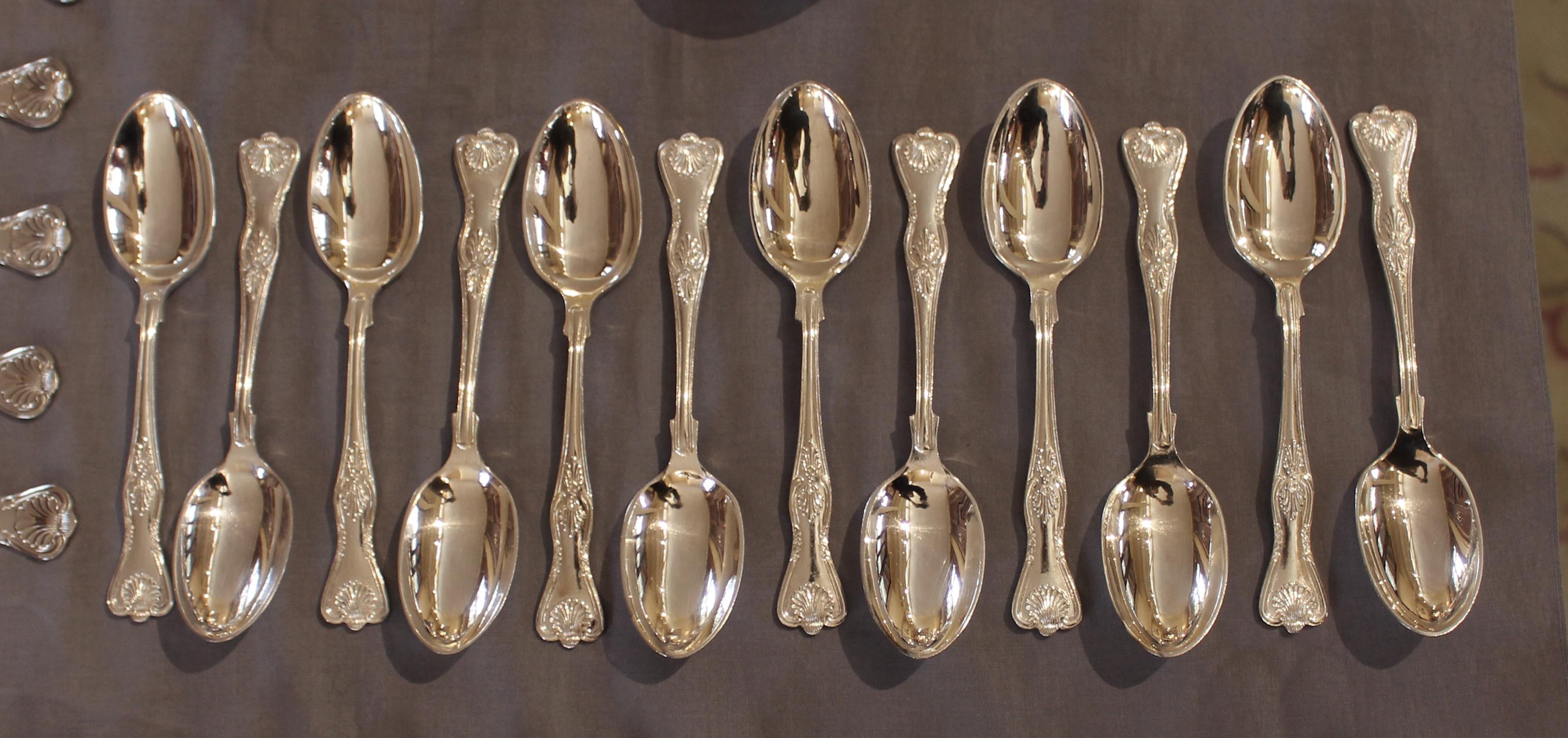 Rococo Revival Mid-20th Century 127 Piece King's Pattern Flatware Service by Mappin & Webb
