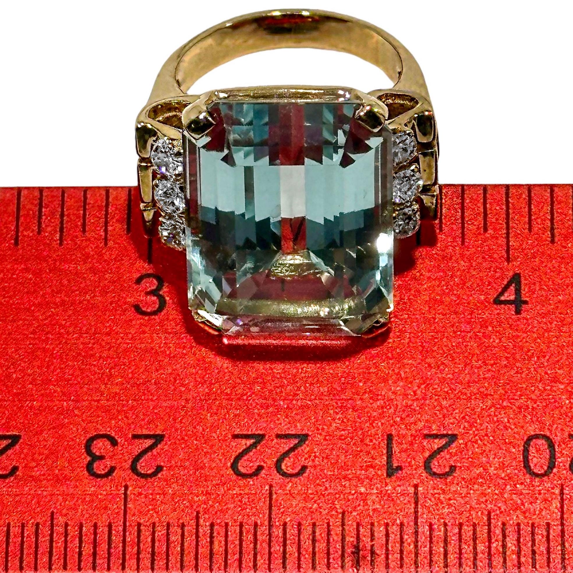Mid-20th Century 14K Gold Cocktail Ring with Large  Aquamarine and Diamonds For Sale 6