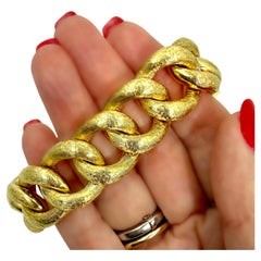 Mid-20th Century 14K Yellow Gold Large Curb Link Florentine Finish Bracelet