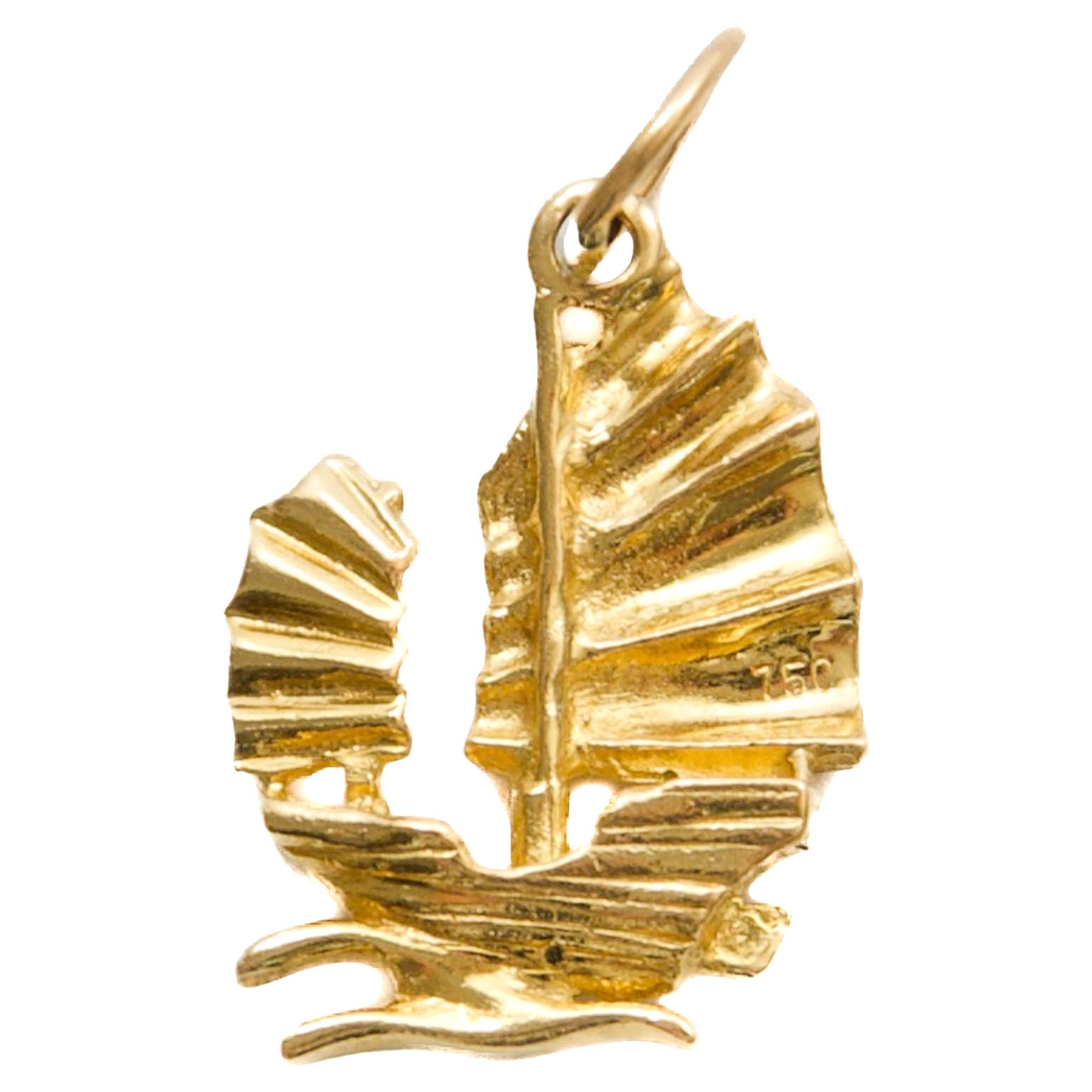 Mid-20th Century 18K Gold Chinese Junk Ship Vessel Charm Pendant