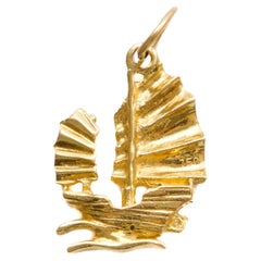 Mid-20th Century 18K Gold Chinese Junk Ship Vessel Charm Pendant