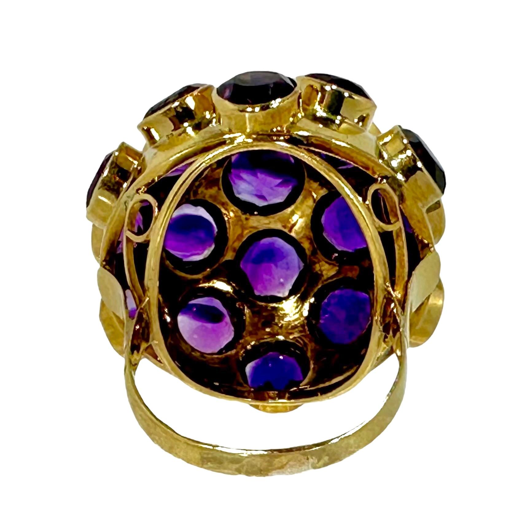 Brilliant Cut Mid-20th Century 18k Yellow Gold and All Amethyst Large Sputnik Dome Ring   For Sale