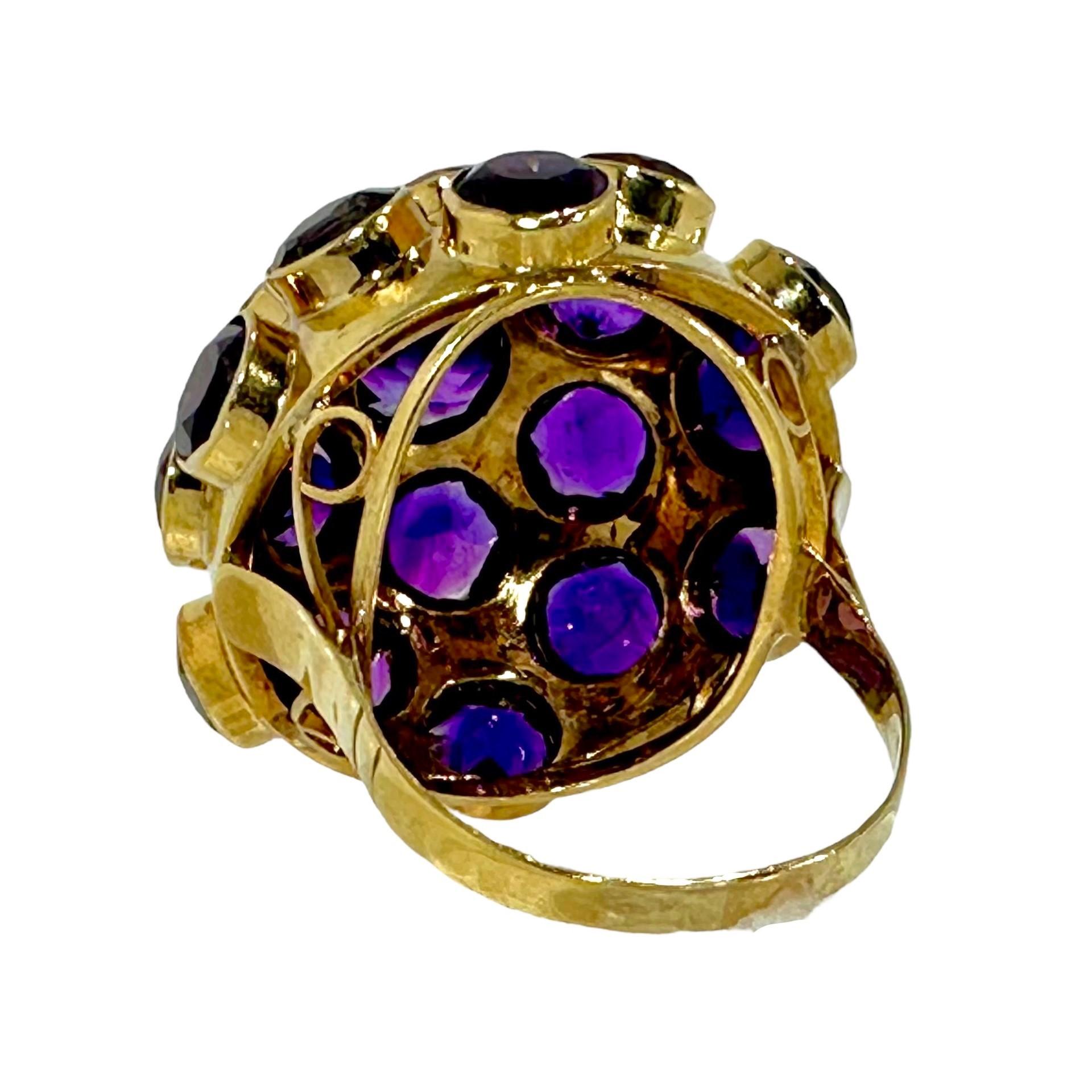 Mid-20th Century 18k Yellow Gold and All Amethyst Large Sputnik Dome Ring   In Good Condition For Sale In Palm Beach, FL