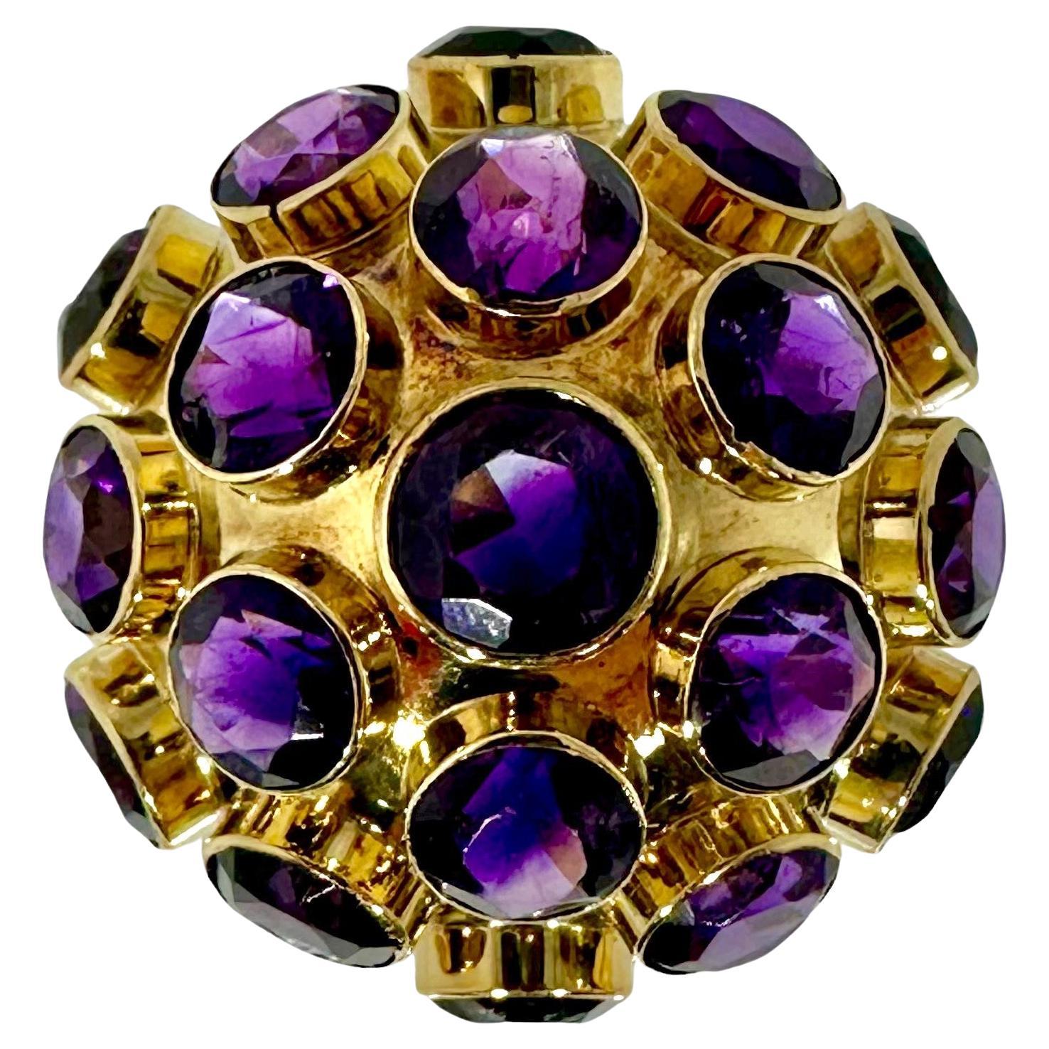 Mid-20th Century 18k Yellow Gold and All Amethyst Large Sputnik Dome Ring   For Sale