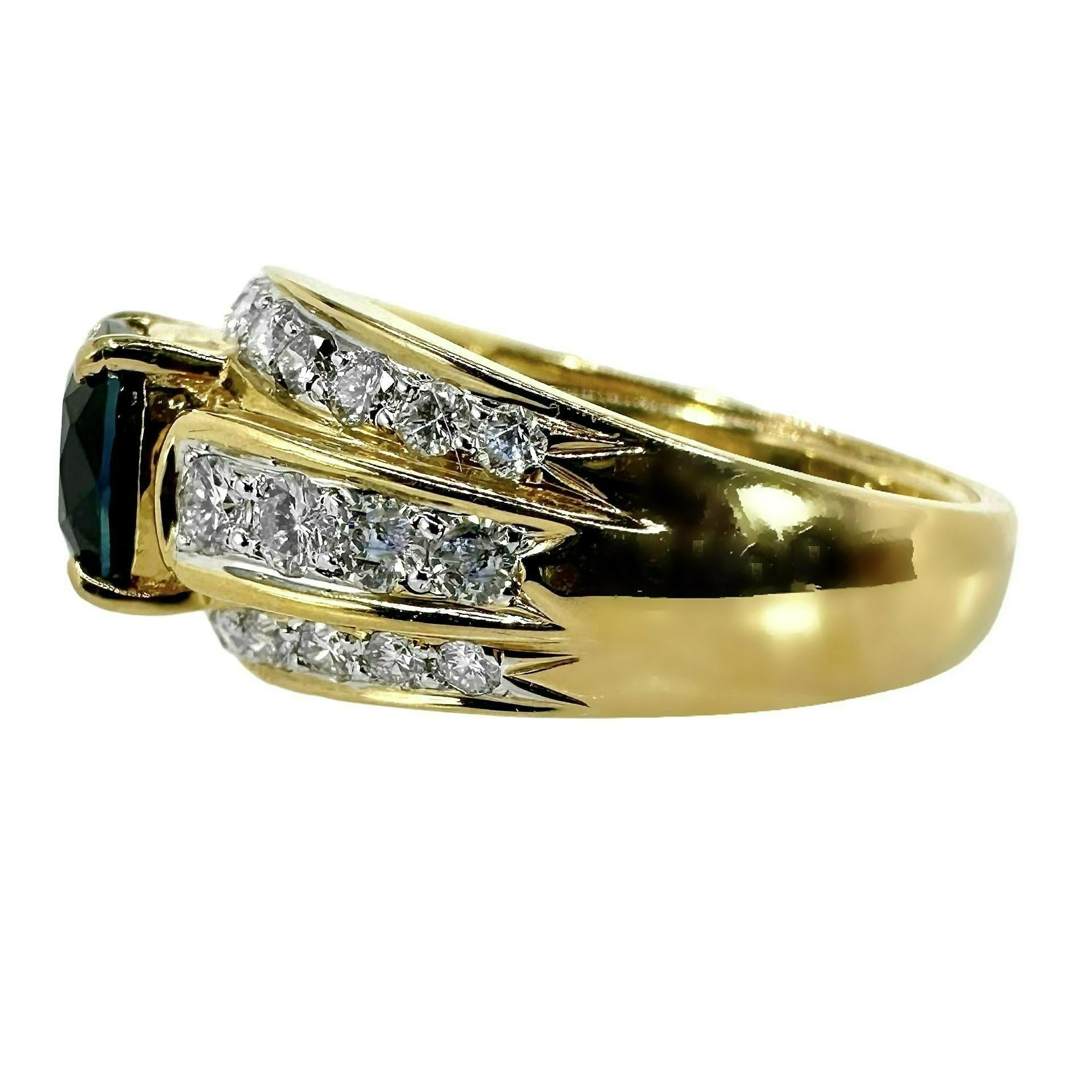 Brilliant Cut Mid-20th Century 18k Yellow Gold Cocktail Ring with 2.67Ct Sapphire & Diamonds For Sale