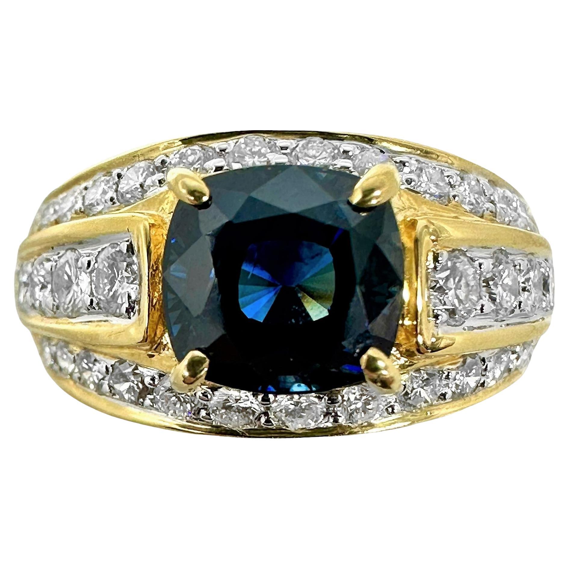 Mid-20th Century 18k Yellow Gold Cocktail Ring with 2.67Ct Sapphire & Diamonds For Sale