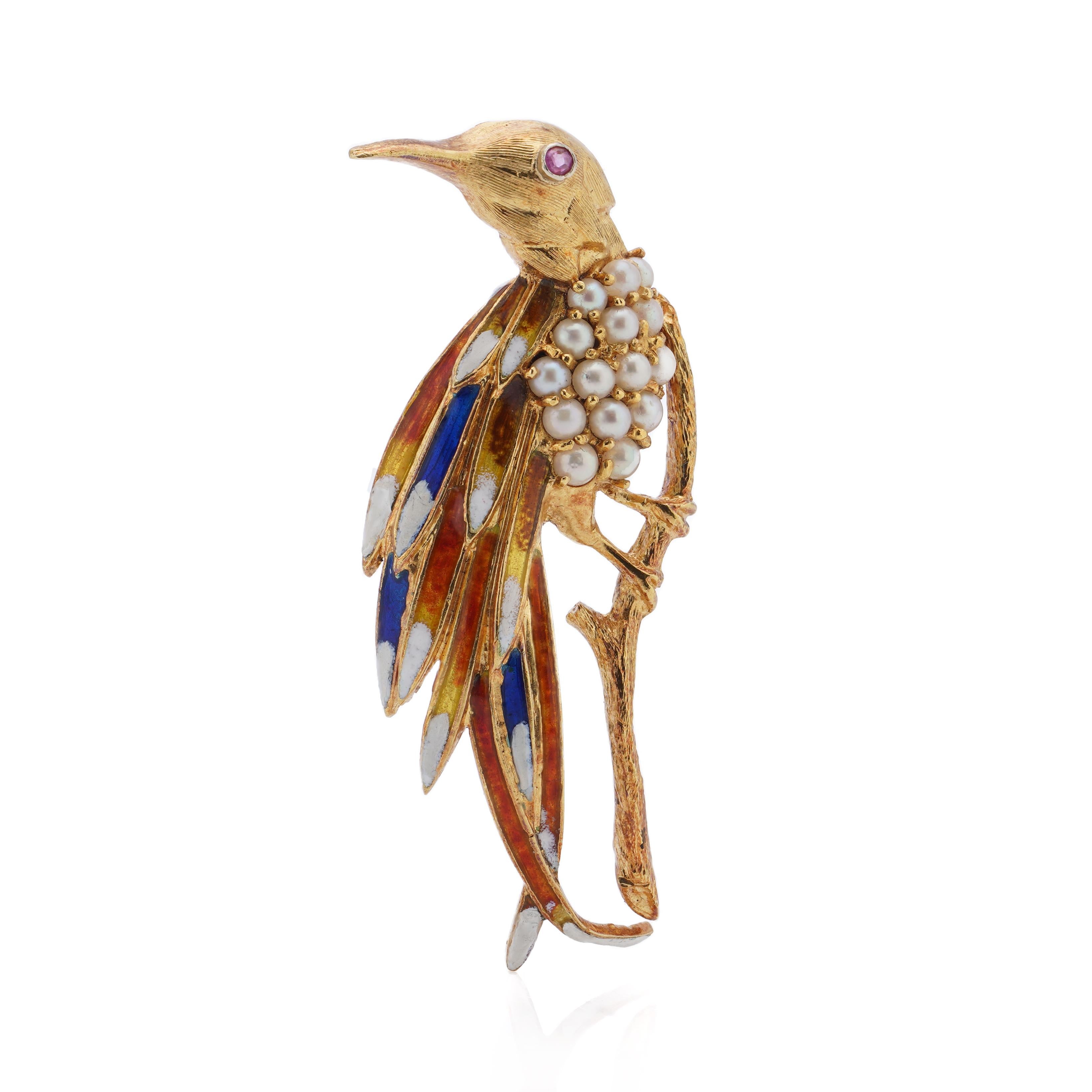 Mid-20th century 18kt gold bird brooch on a branch with colourful feathers For Sale 4