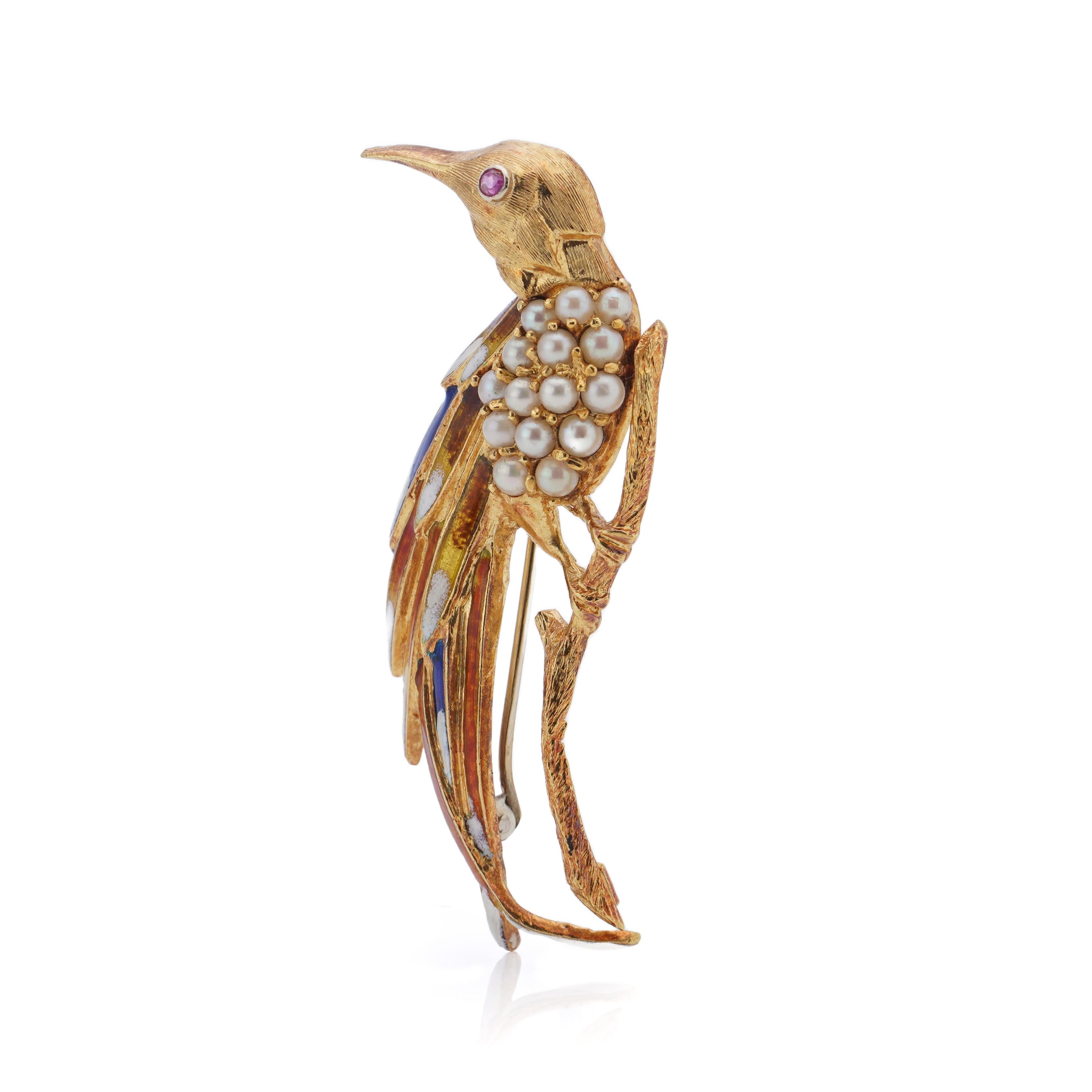 Women's or Men's Mid-20th century 18kt gold bird brooch on a branch with colourful feathers For Sale