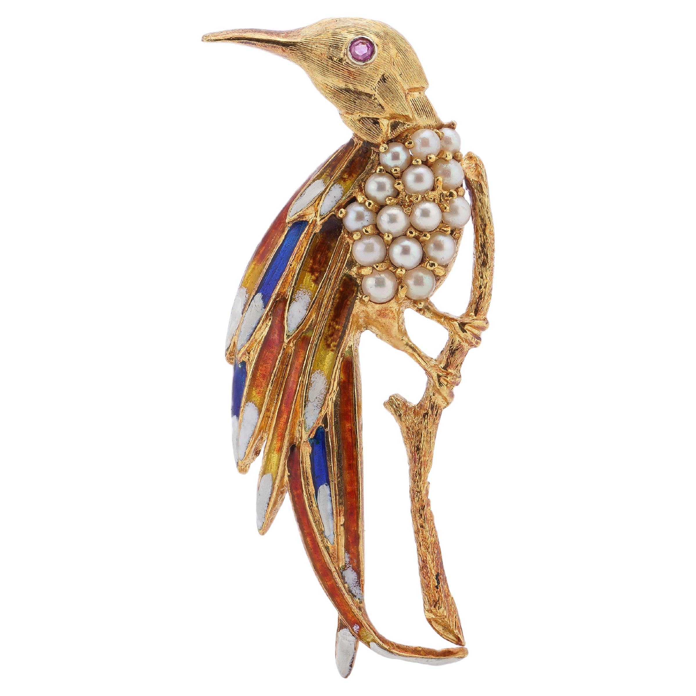 Mid-20th century 18kt gold bird brooch on a branch with colourful feathers For Sale