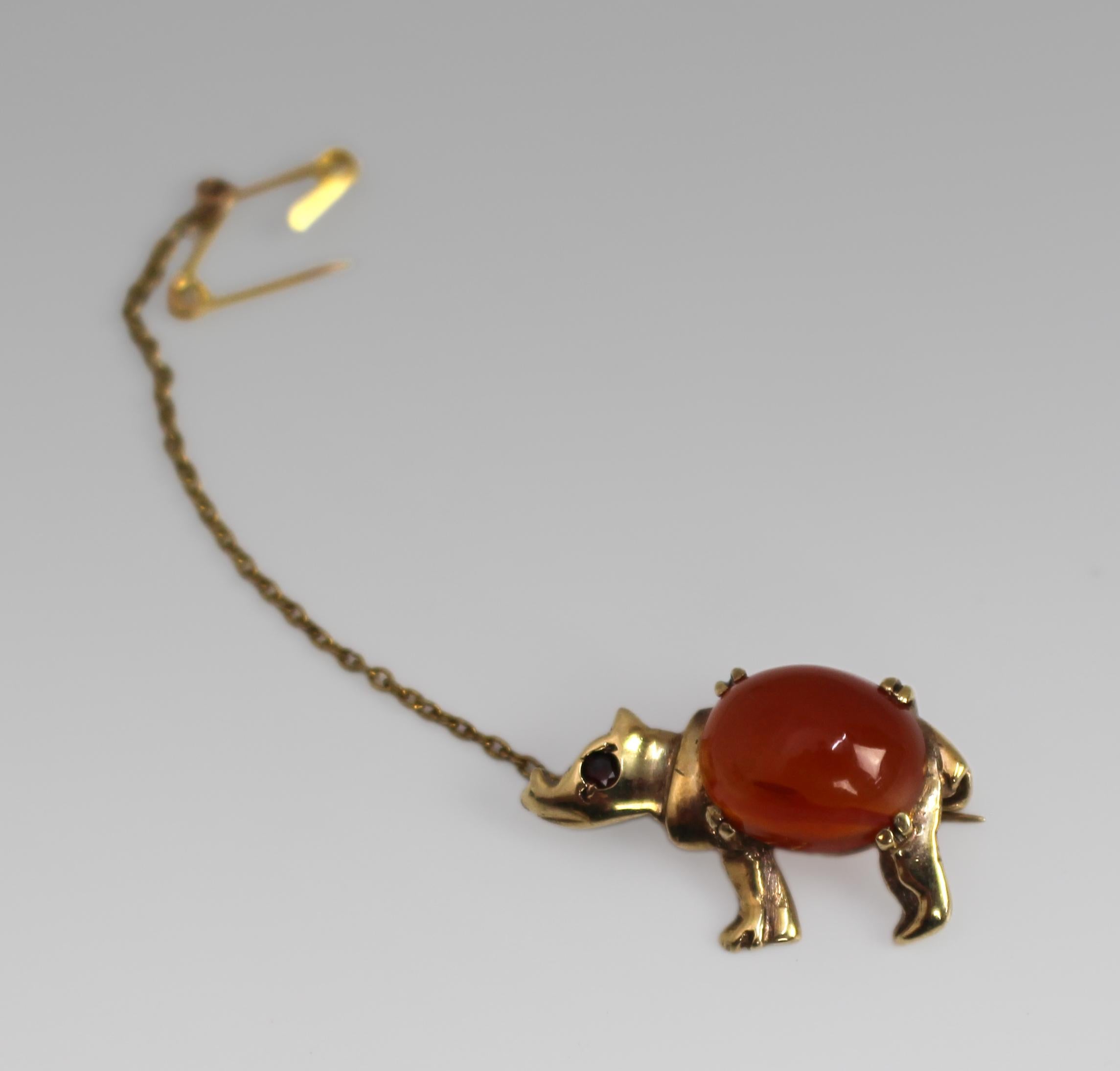 Britannico Mid-20th Century 9ct Gold Carnelian and Ruby Rhinoceros Brooch, London 1959 in vendita