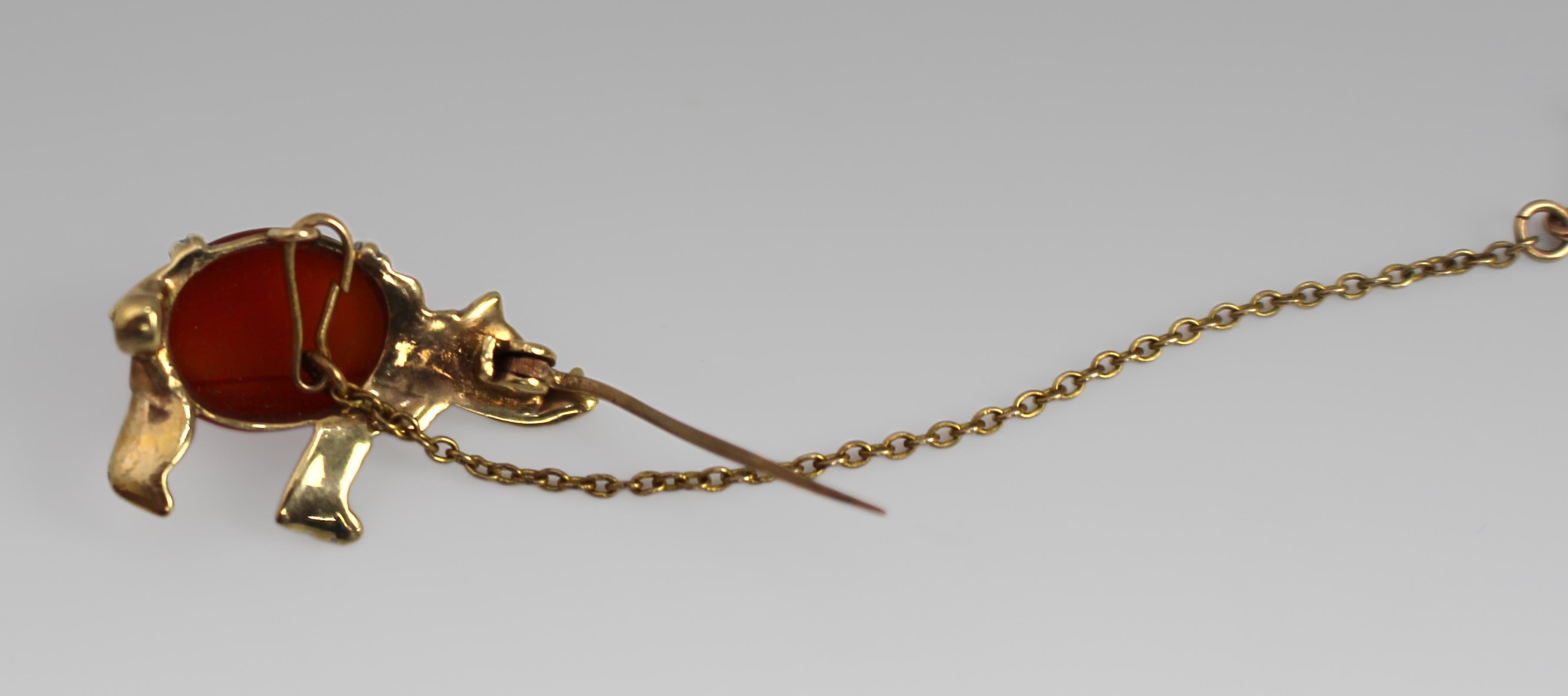 Mid-20th Century 9ct Gold Carnelian and Ruby Rhinoceros Brooch, London 1959 In condizioni buone in vendita a Worcester, GB