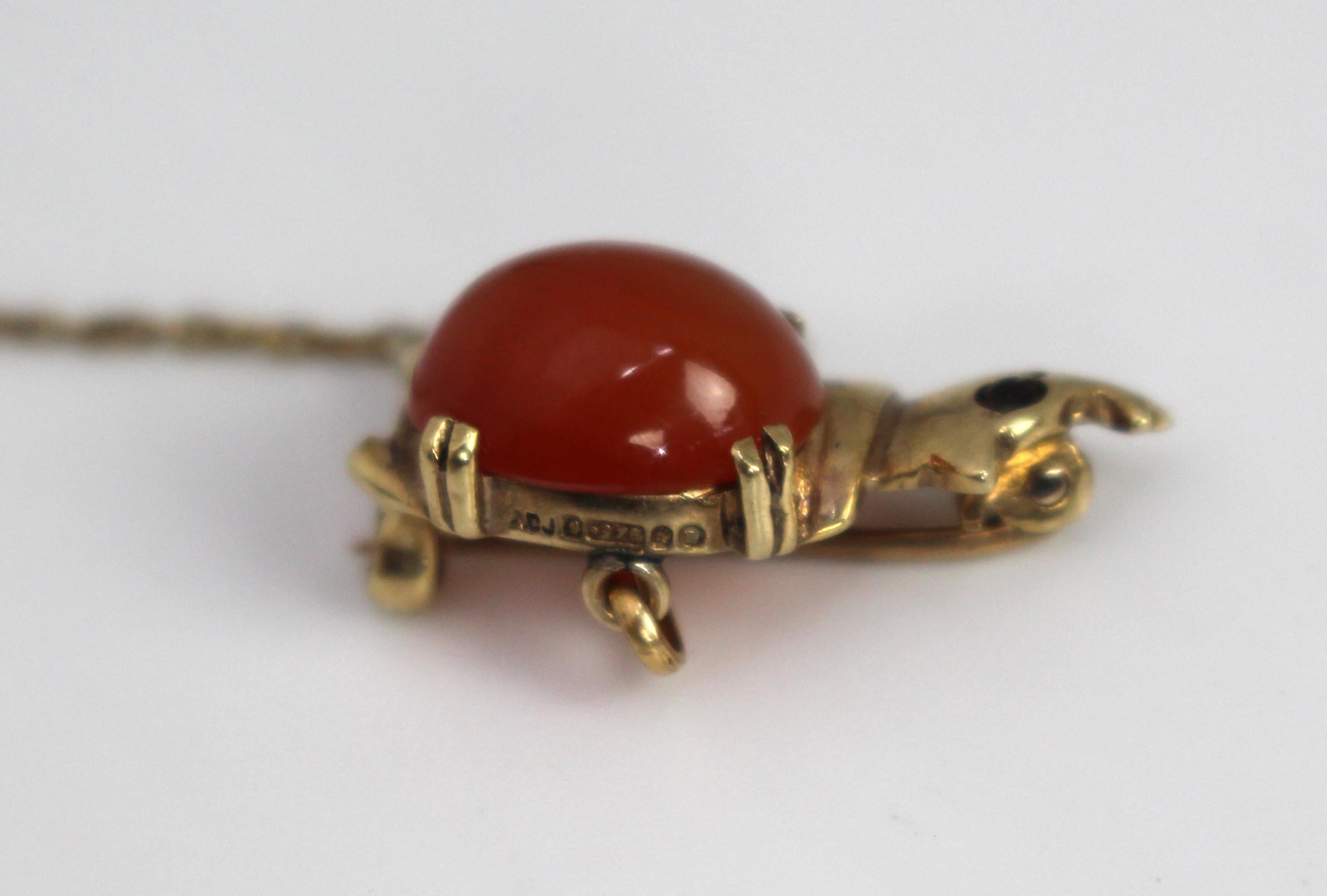 XX secolo Mid-20th Century 9ct Gold Carnelian and Ruby Rhinoceros Brooch, London 1959 in vendita