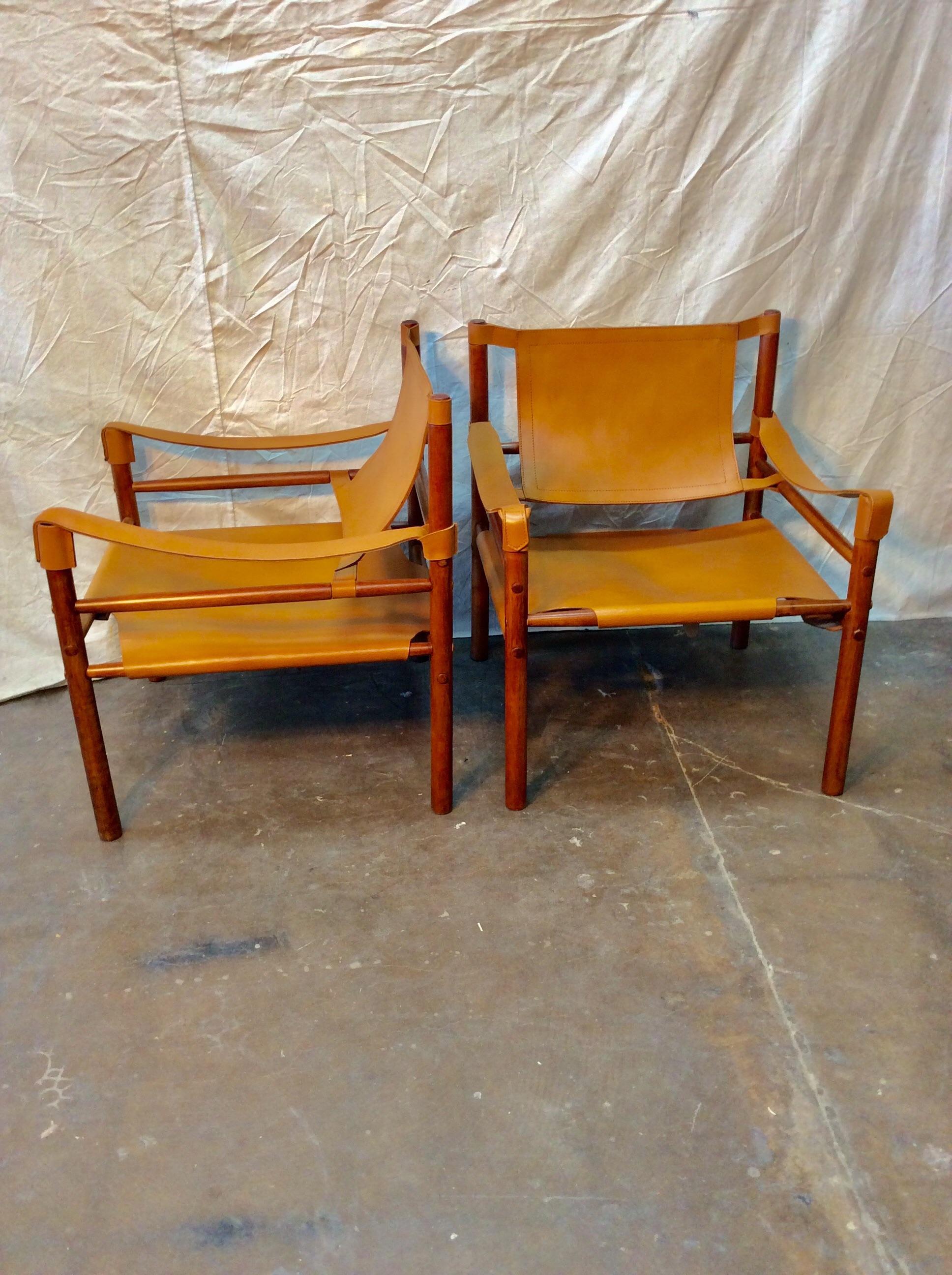 Mid-20th Century Abel Gonzalez Leather Sling Safari Chairs, a Pair 7