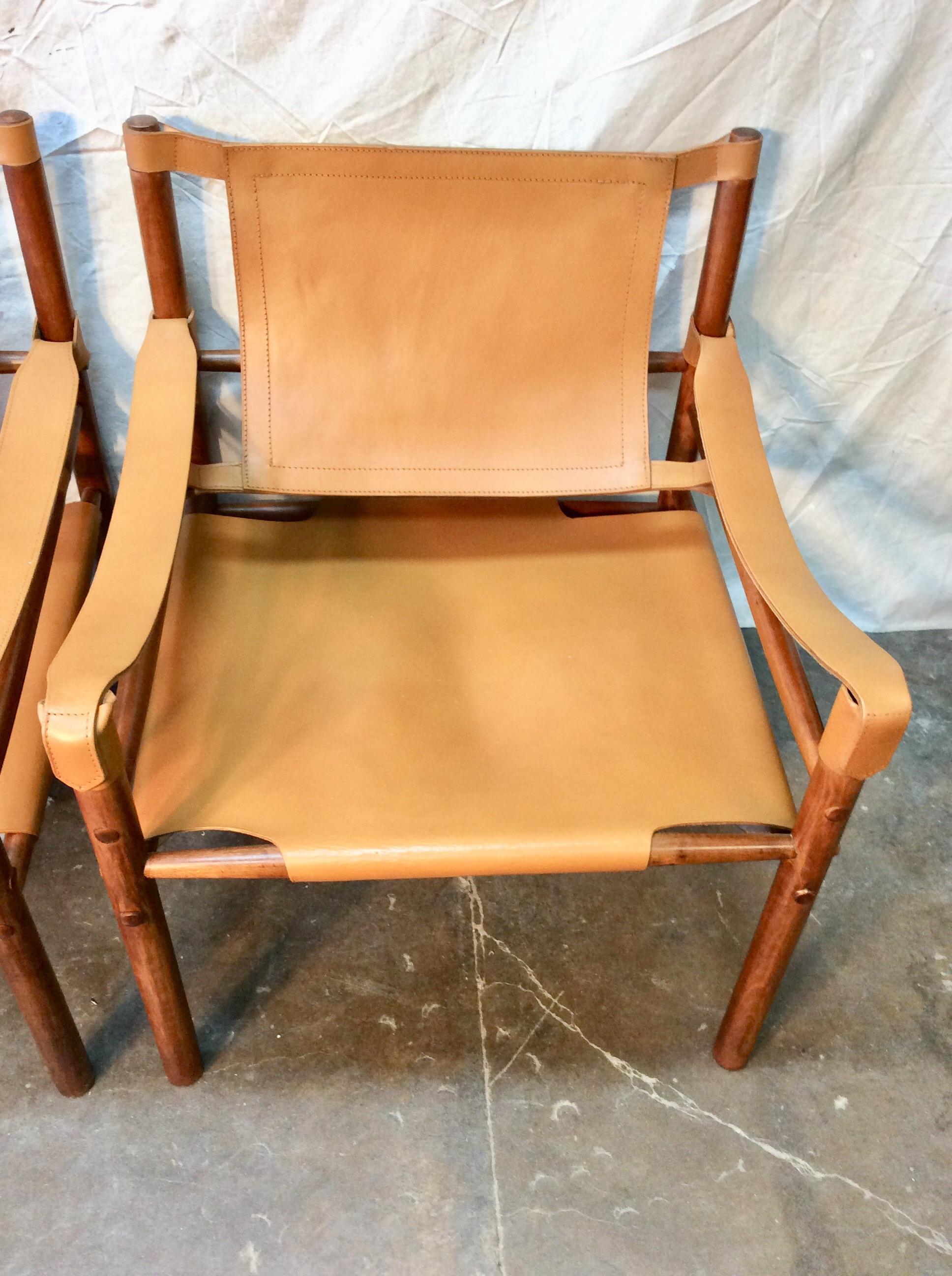 Argentine Mid-20th Century Abel Gonzalez Leather Sling Safari Chairs, a Pair