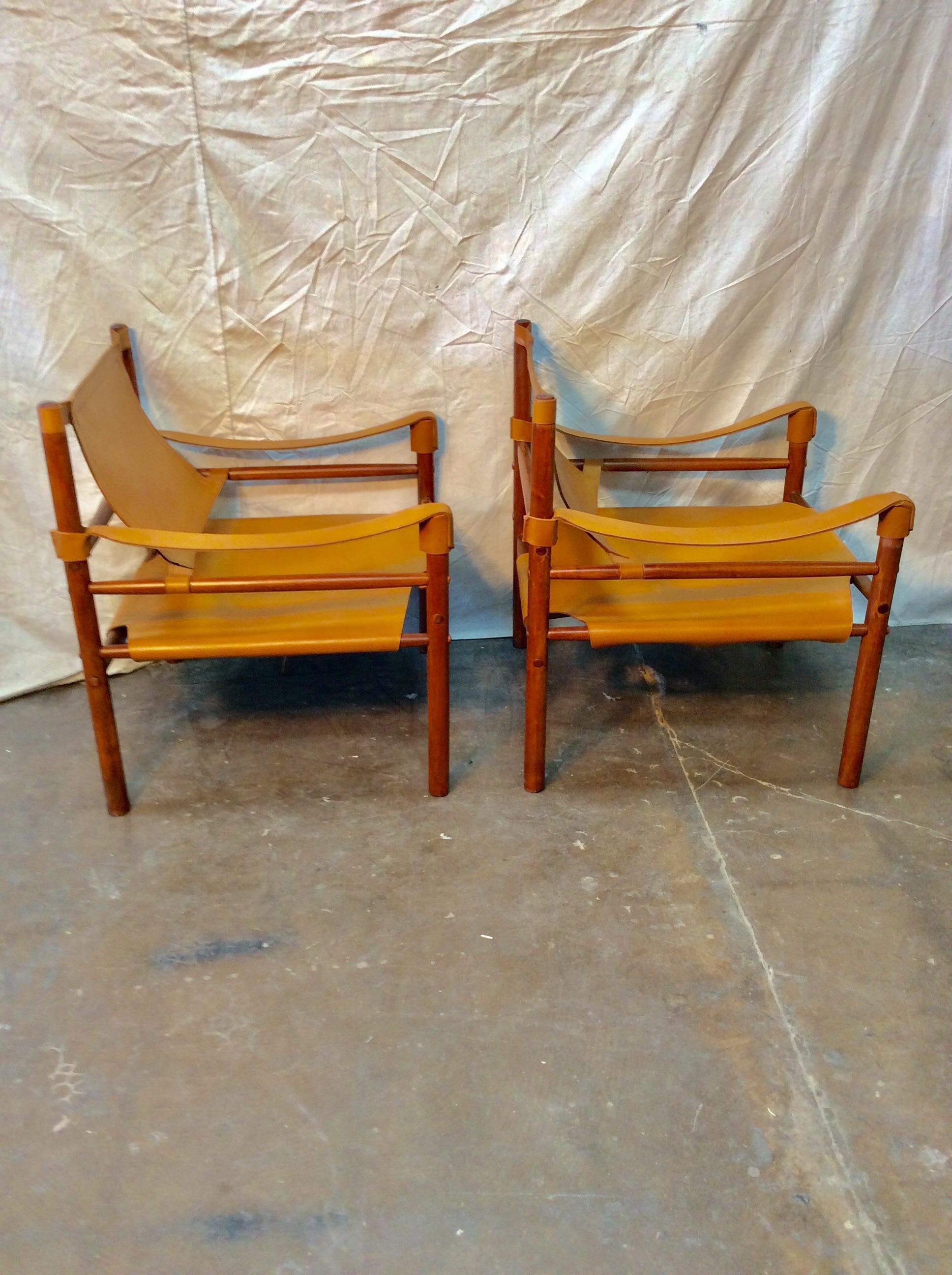 Mid-20th Century Abel Gonzalez Leather Sling Safari Chairs, a Pair 3