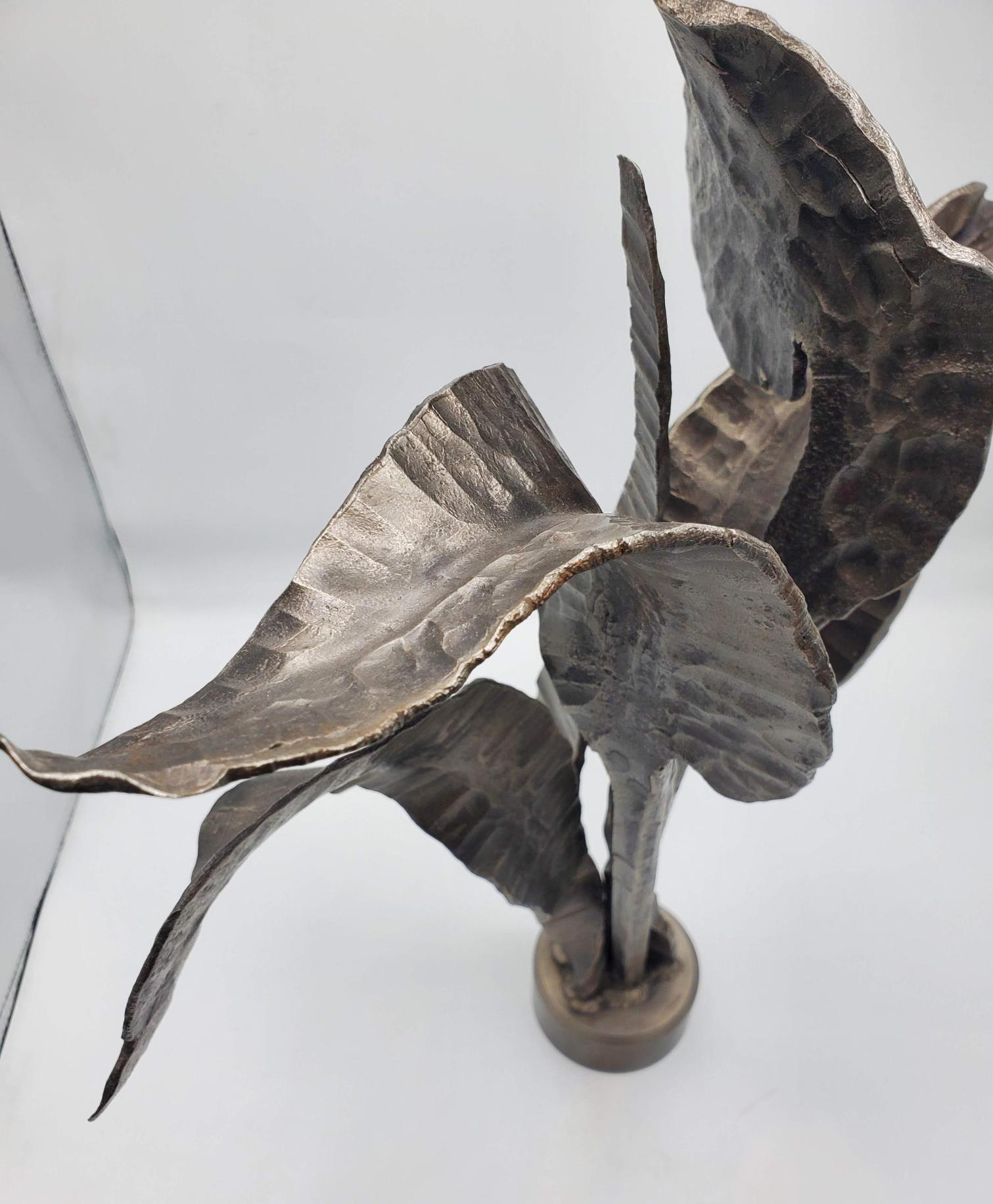 Mid-20th Century Abstract Flower Shaped Steel Sculpture For Sale 1