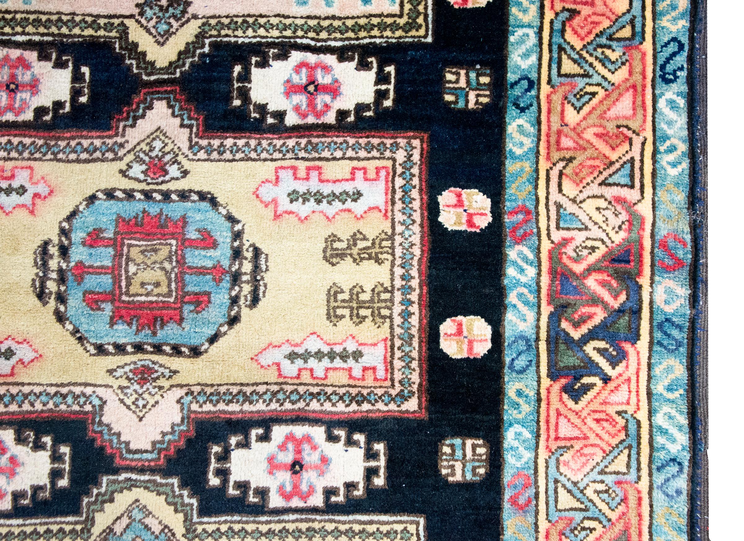 Annodato a mano Tappeto Afghani Kazak della metà del XX secolo in vendita