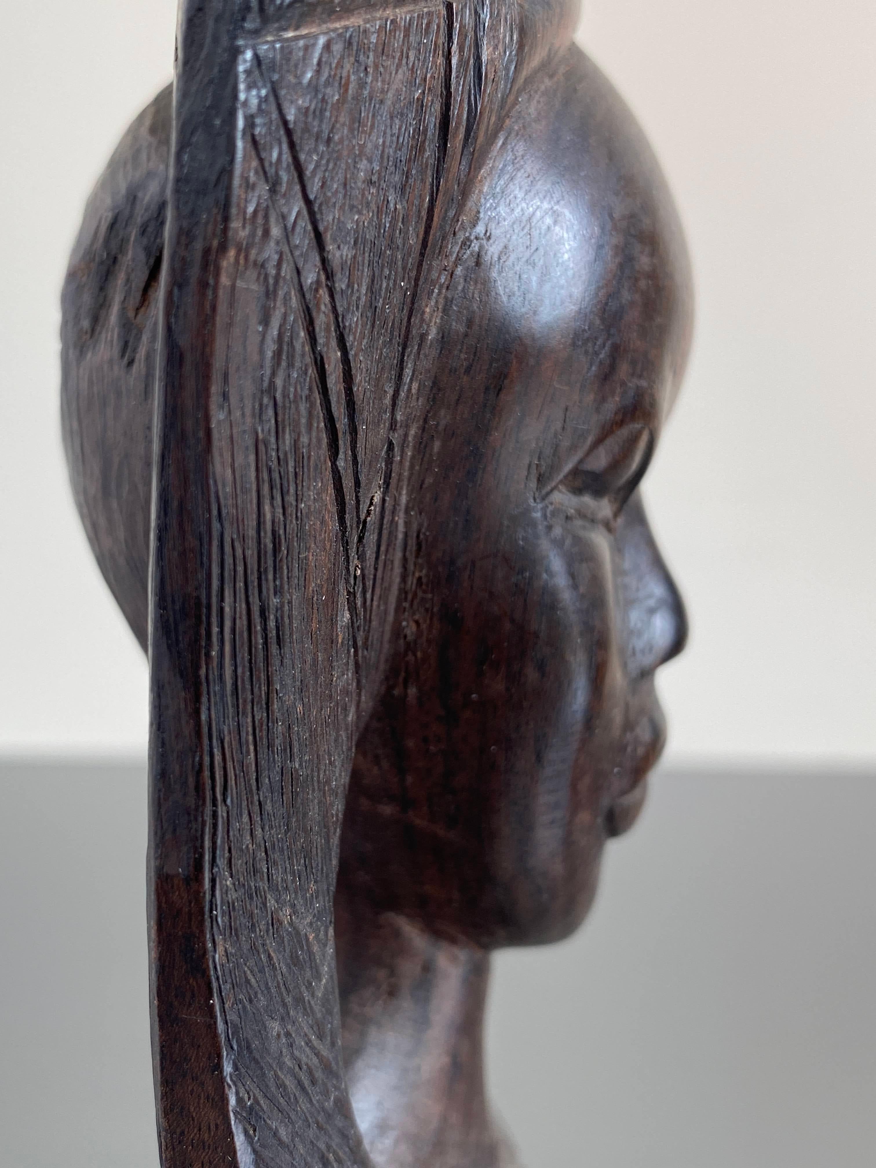 Mid 20th Century African Folk-Art Carving of a Woman For Sale 3