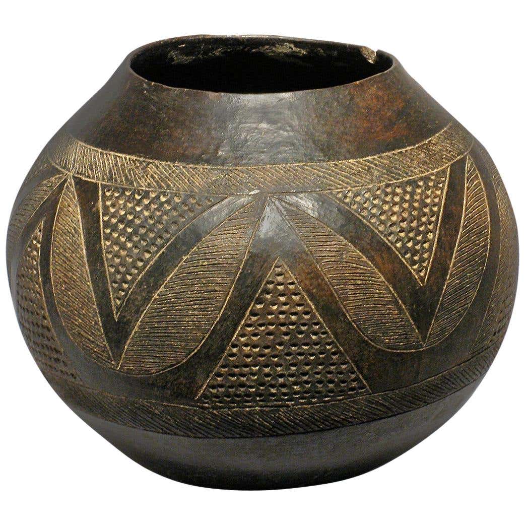 Mid 20th Century Tribal African Pot Zulu Ukhamba South Africa For Mid 20th Century Tribal African Pot Zulu Ukhamba South Africa For