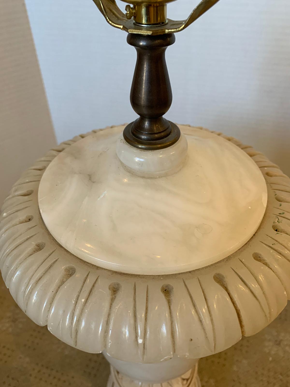 Alabaster-Urnenlampe aus der Mitte des 20. Jahrhunderts 1
