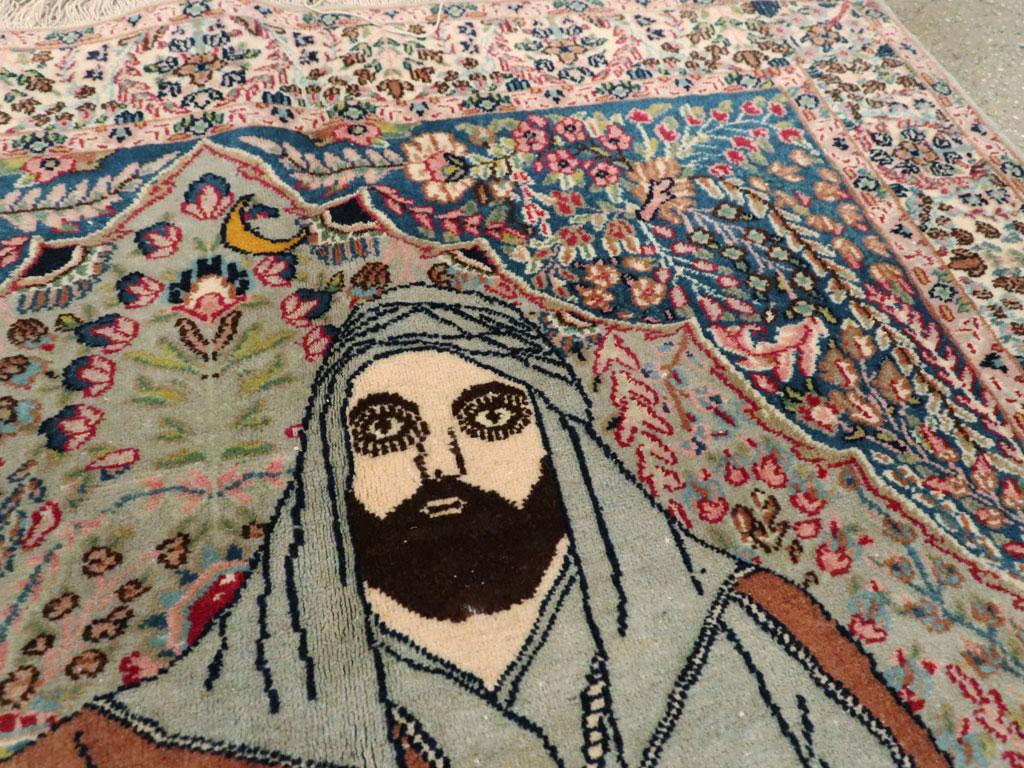 Annodato a mano Tappeto da lancio pittorico persiano Tabriz di 'Ali ibn Abi Talib e Lion della metà del XX secolo in vendita