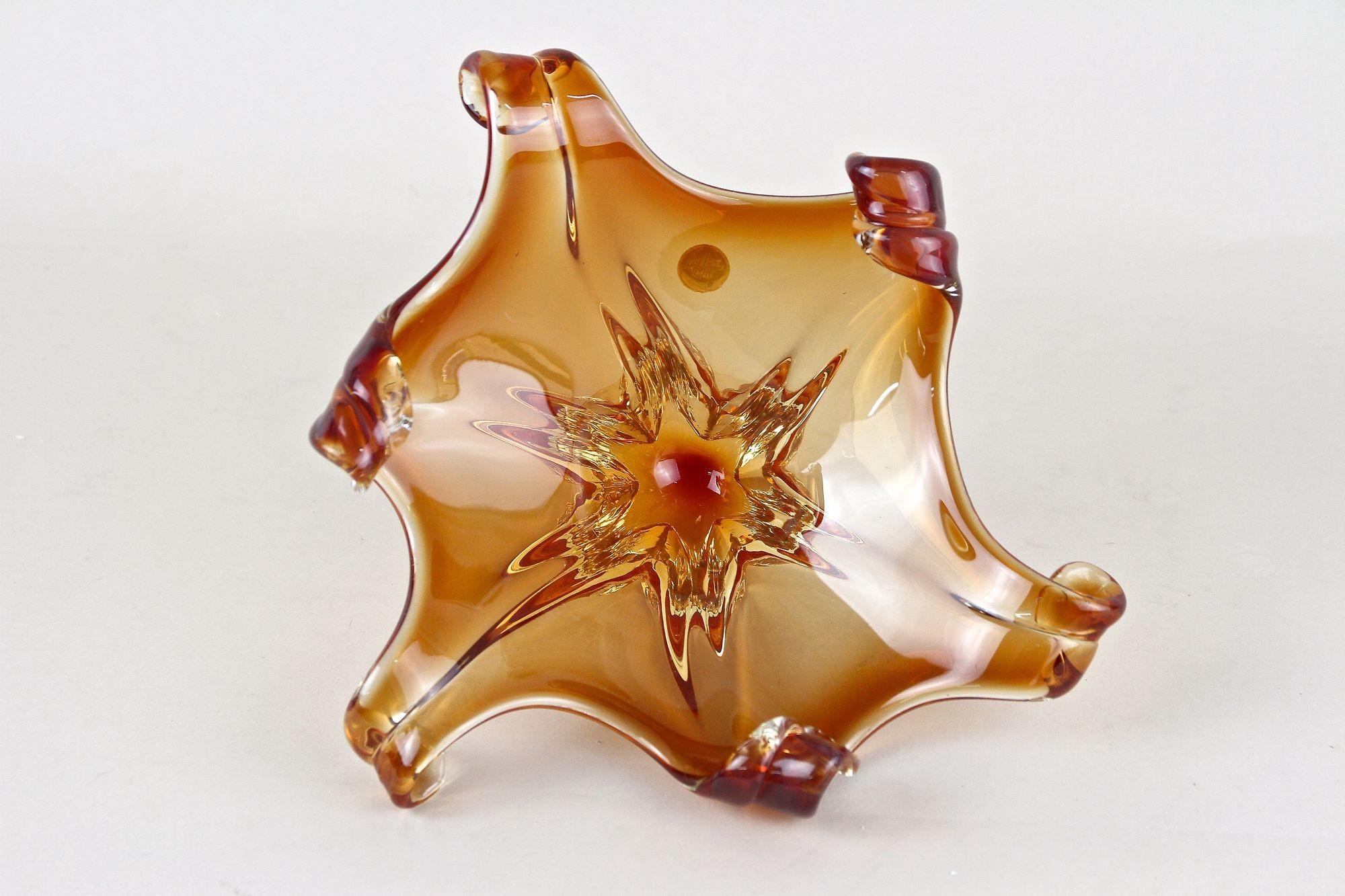 Bol en verre de Murano de couleur ambrée du milieu du 20e siècle par Sommerso, Italie, vers 1960 en vente 3