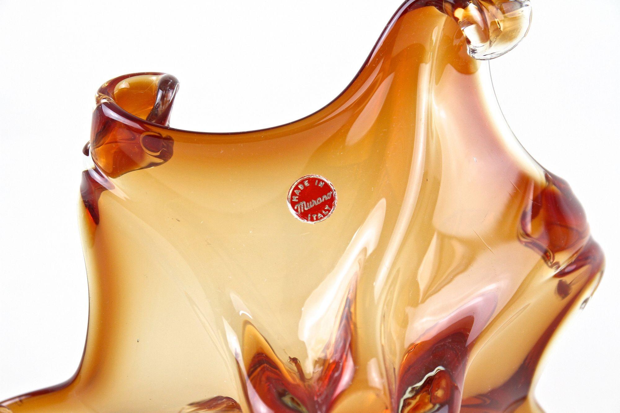 Bol en verre de Murano de couleur ambrée du milieu du 20e siècle par Sommerso, Italie, vers 1960 en vente 1