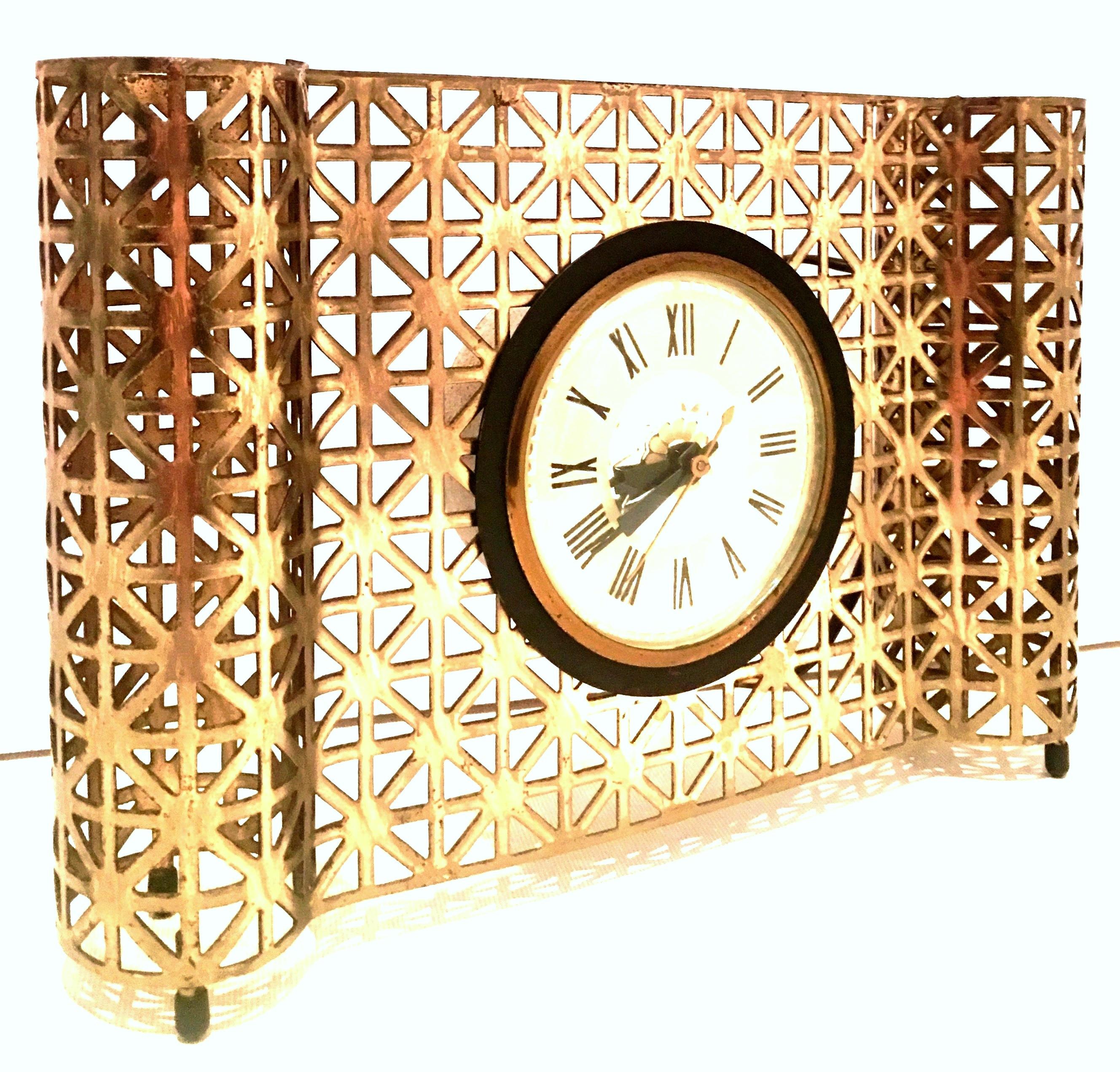 Mid-20th Century American Art Deco Gilt Brass Electrical Clock by, Bilt Rite In Good Condition For Sale In West Palm Beach, FL