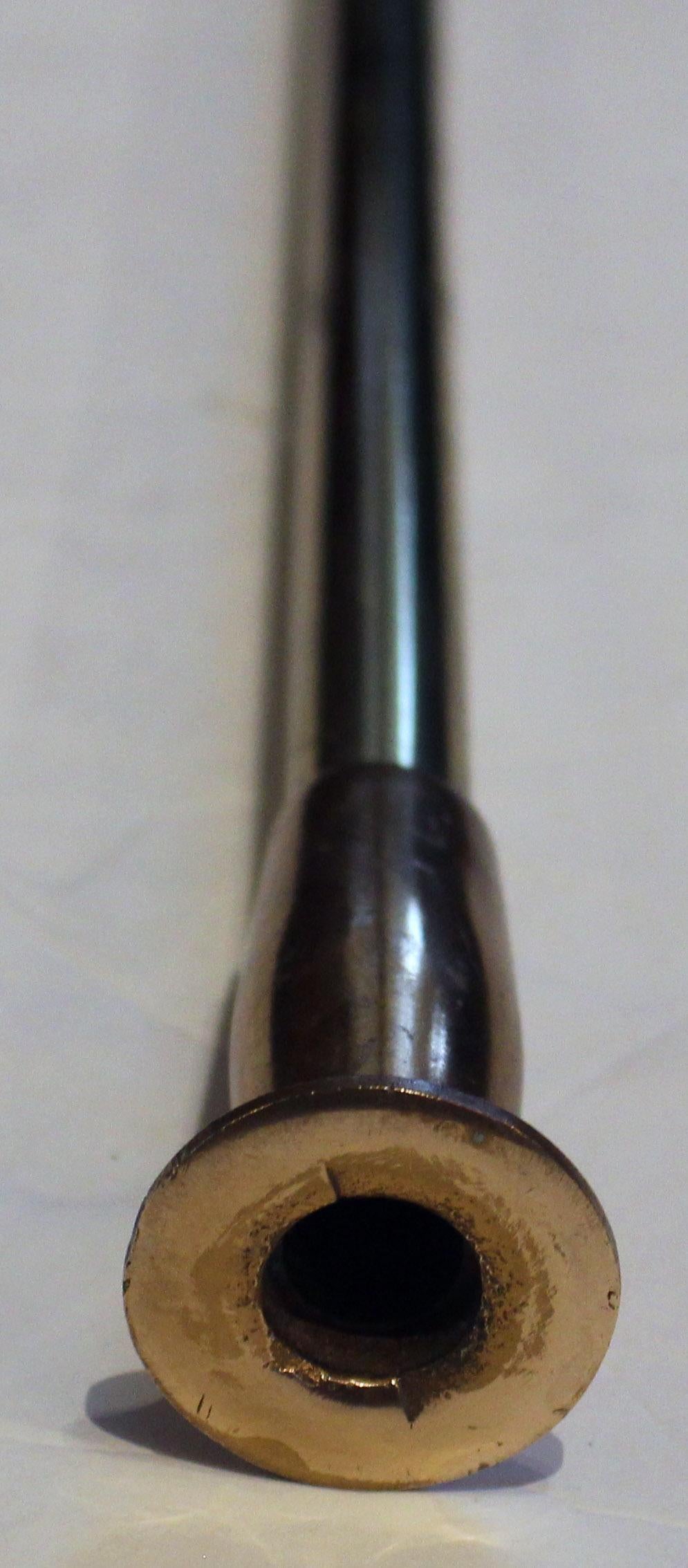 Tisonnier à pipe, milieu du 20e siècle, américain. Bel exemple de fonte de bronze et de laiton massif. Le 