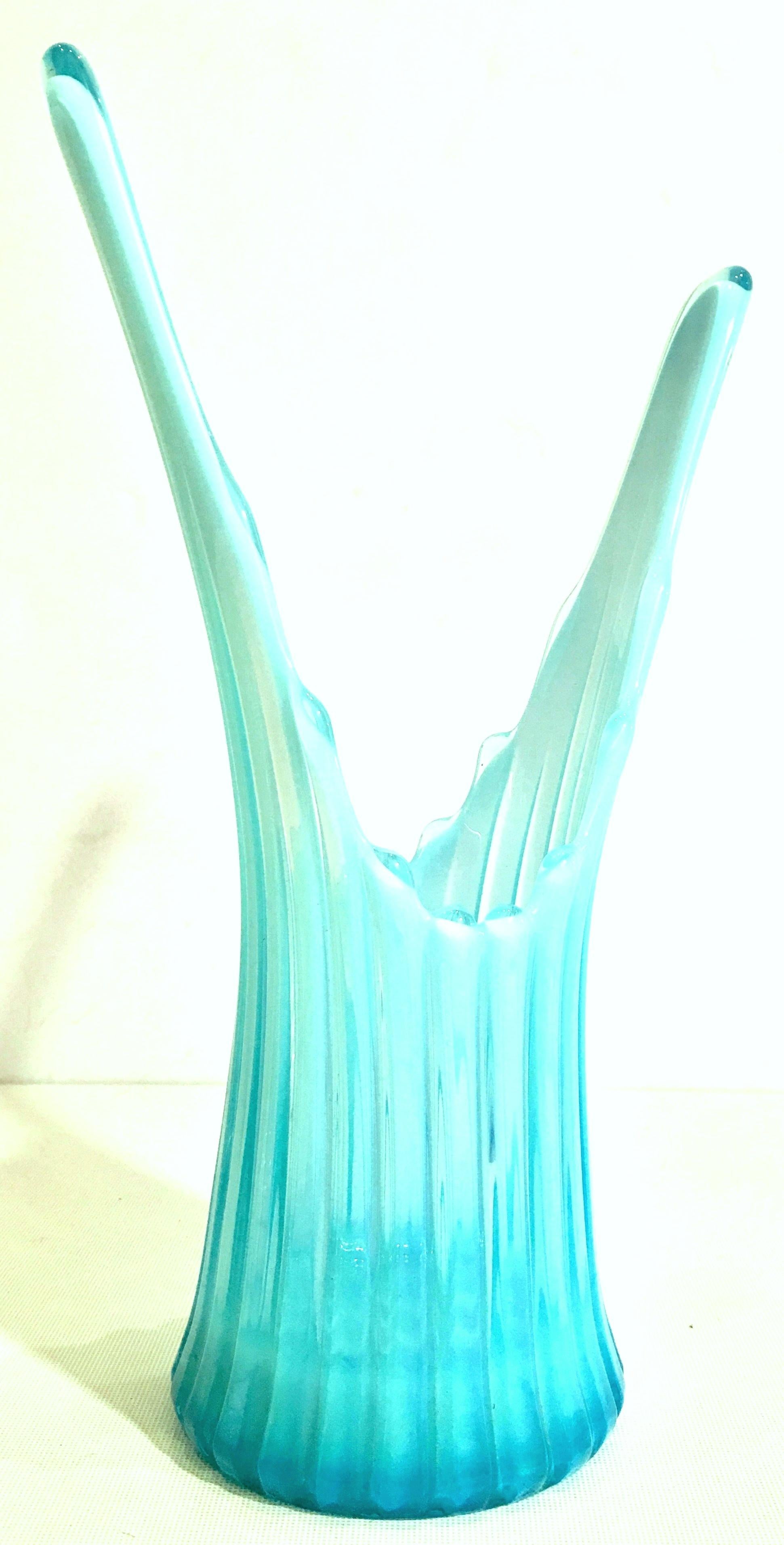 Mid-20th Century American Blown Glass Ribbed Slag Vase In Good Condition For Sale In West Palm Beach, FL