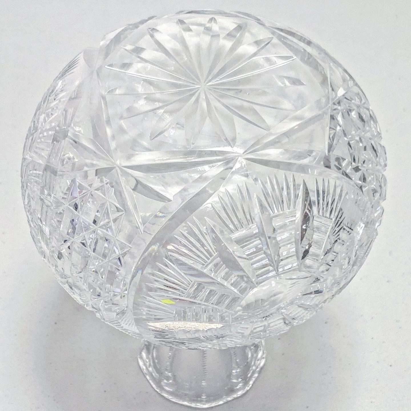 Mid-Century Modern Carafe en verre taillé brillant américaine du milieu du 20e siècle en vente