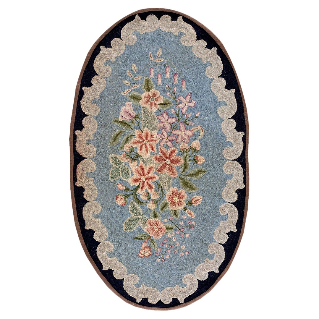 Tapis crocheté américain du milieu du 20e siècle  ( 2''6"" x4''10"" - 76 x 147 )