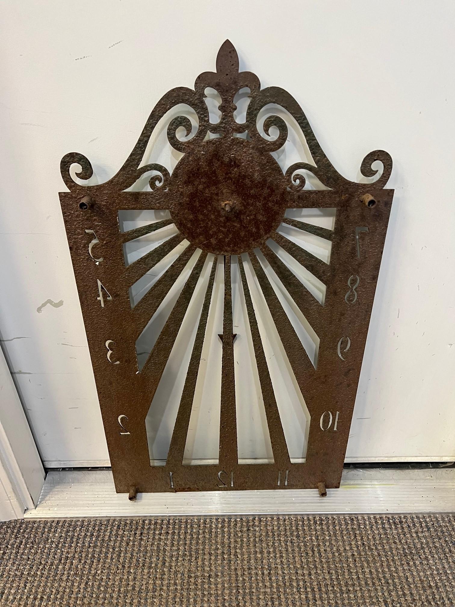 Mid 20th Century Antique Iron Wall Sundial   For Sale 6