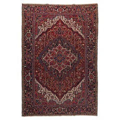 Antiker persischer Heriz-Teppich aus der Mitte des 20. Jahrhunderts mit satten Rottönen, Kreide, Burgunderrot