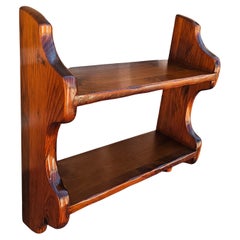 Estantes de pared de pino macizo envejecido de mediados del siglo XX