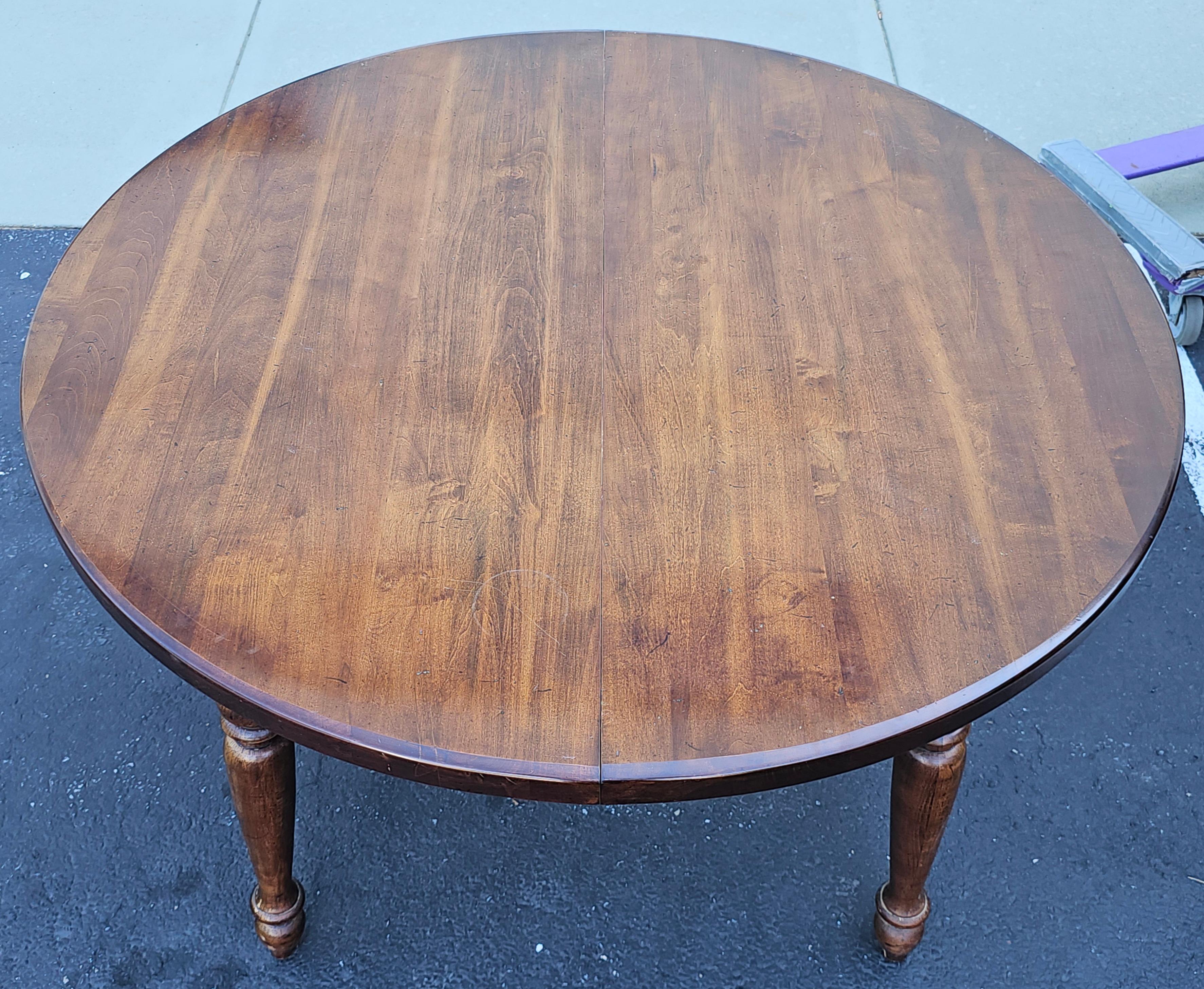XX secolo Tavolo da pranzo allungabile in pino colorato di Mid Century Antiques in vendita