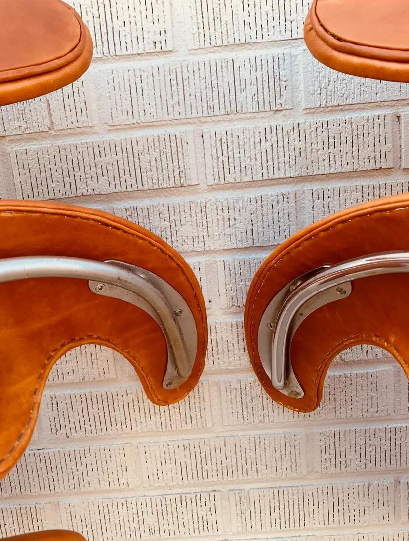 Sedie a gabbiano danesi della metà del XX secolo di Arne Jacobsen per Fritz Hansen - una coppia In condizioni buone in vendita a Wheat Ridge, CO