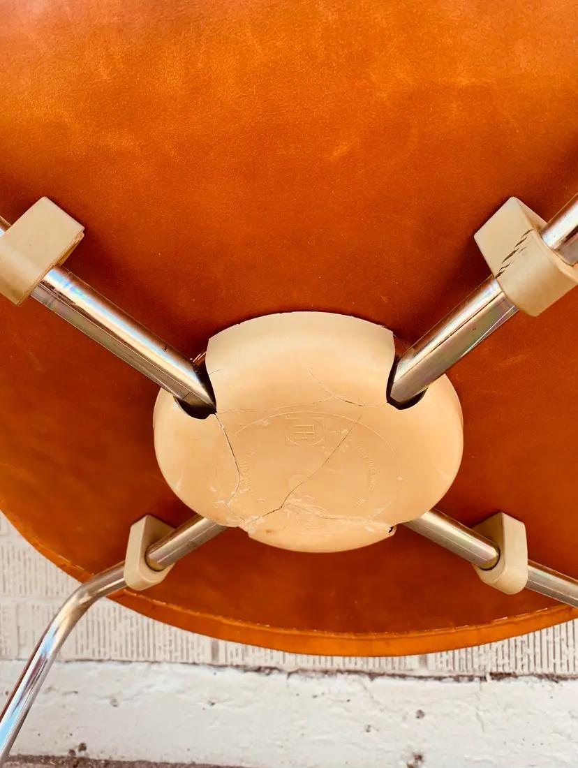 Metallo Sedie a gabbiano danesi della metà del XX secolo di Arne Jacobsen per Fritz Hansen - una coppia in vendita