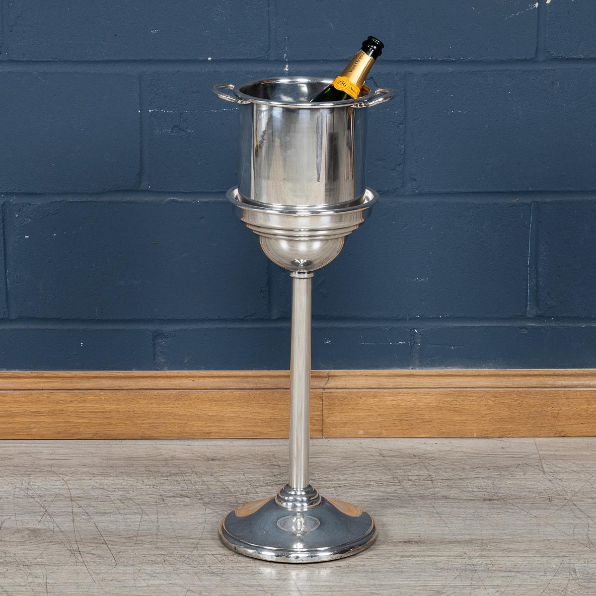 A good quality ice bucket on stand made in the USA in the first half of the last century. The ice bucket is made by a very famous American maker International Silver Co., one of the finest producers of silverplated items and the manufacturer of some