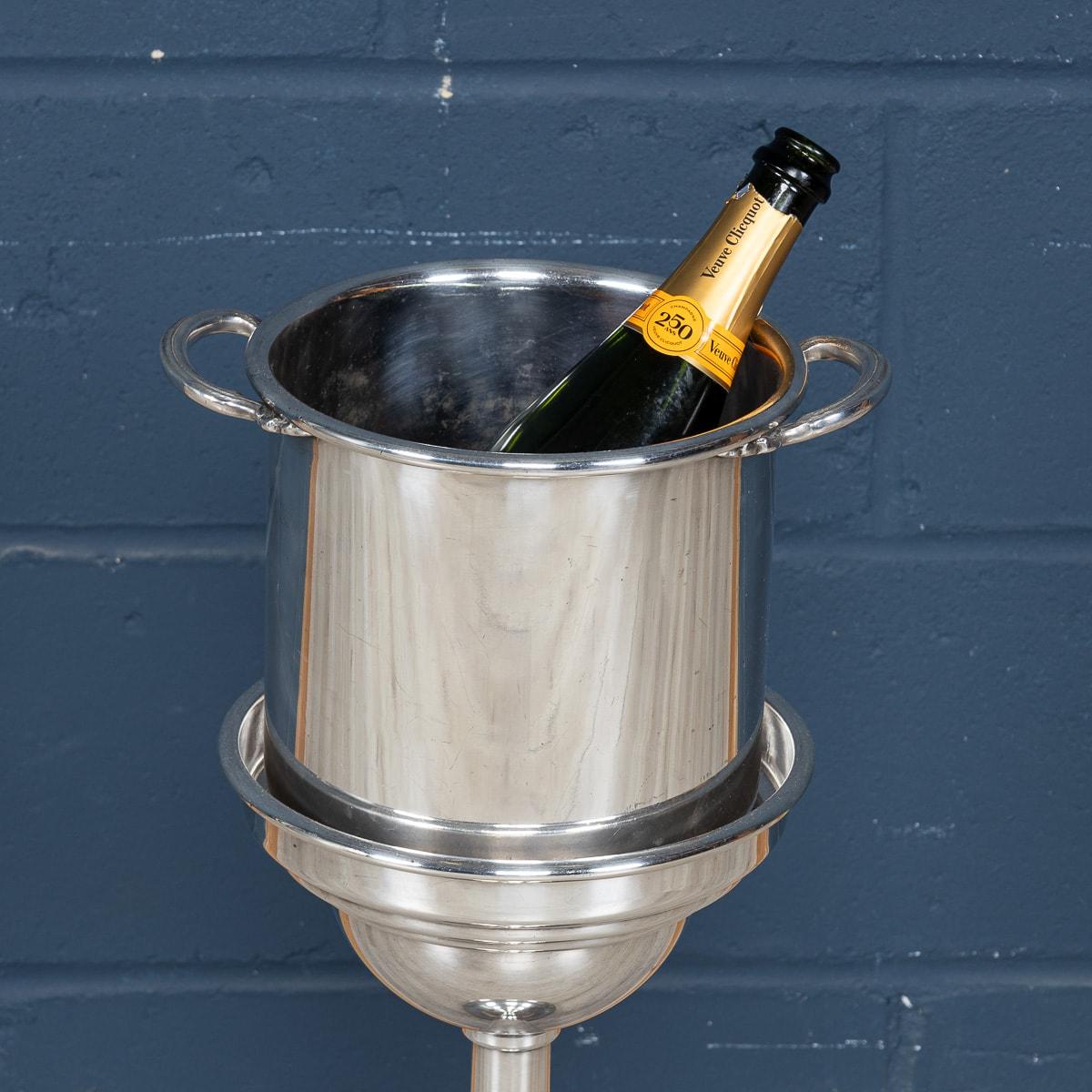 American Mid 20th Century Art Deco Champagne Bucket On Stand, Made In USA c.1960 For Sale