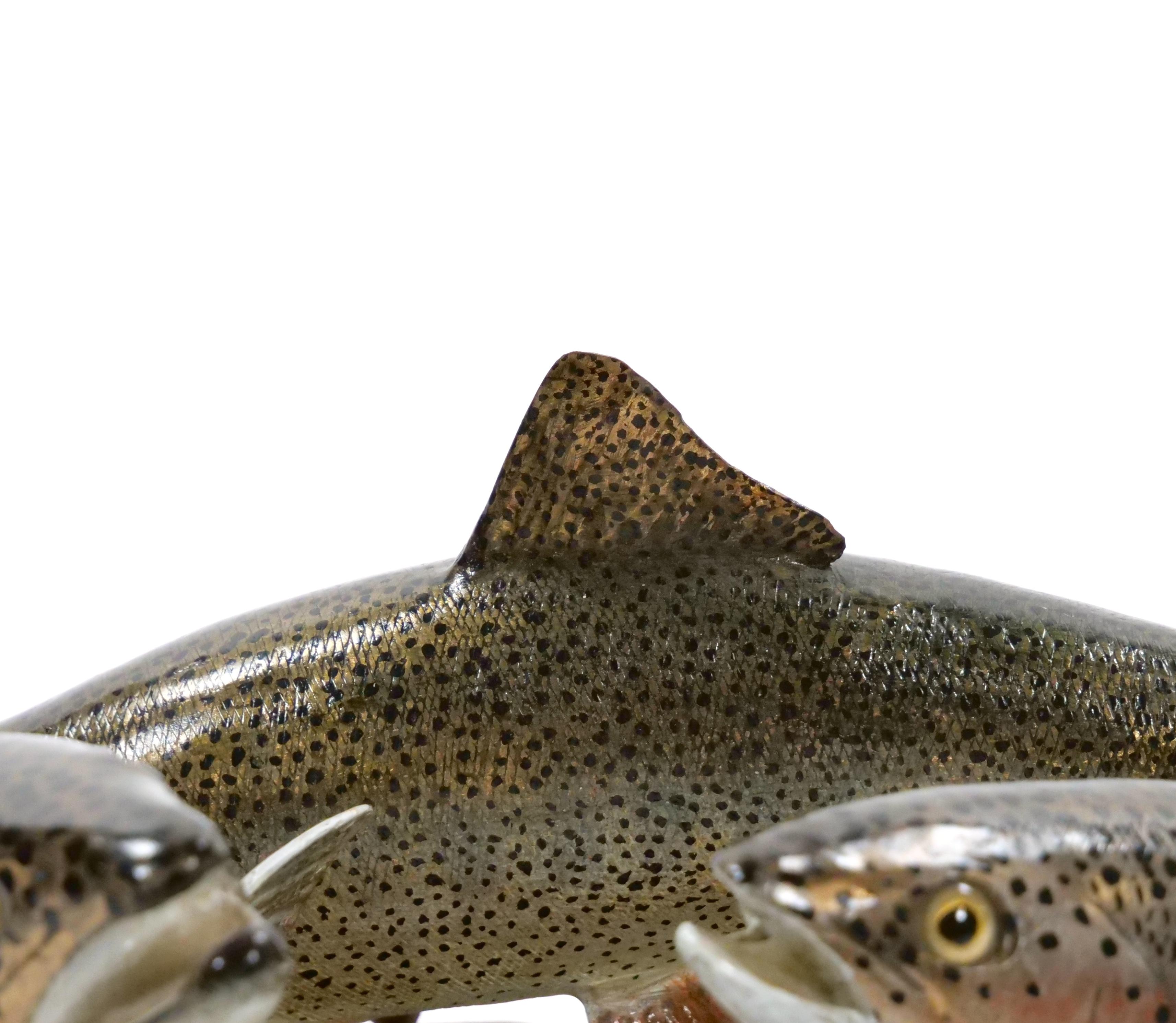 Americano Scultura di tre pesci in bronzo dorato della metà del XX secolo / Stecca dorata in vendita