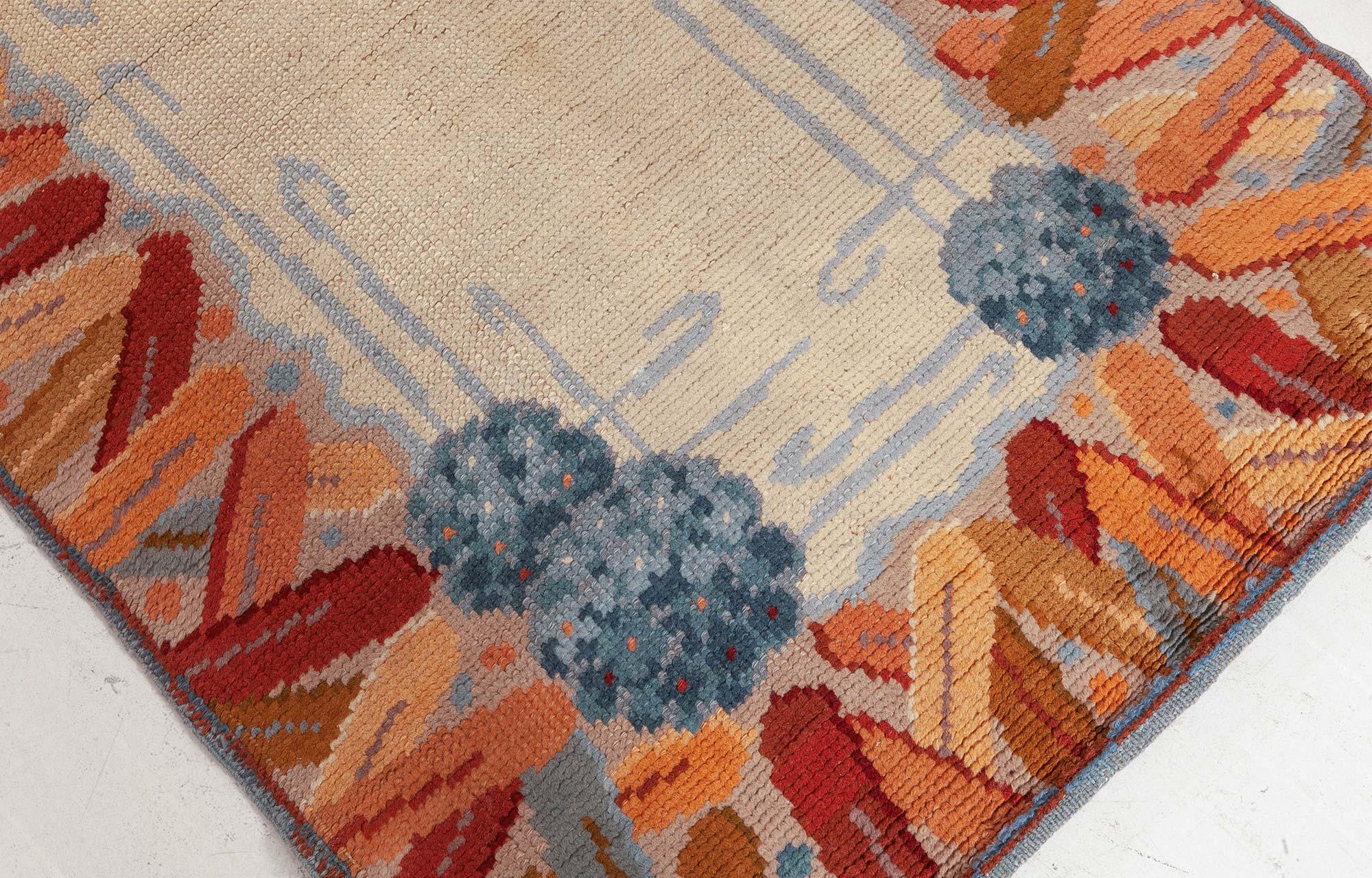 Mid-20th century Art Deco Handmade Wool Rug In Good Condition For Sale In New York, NY