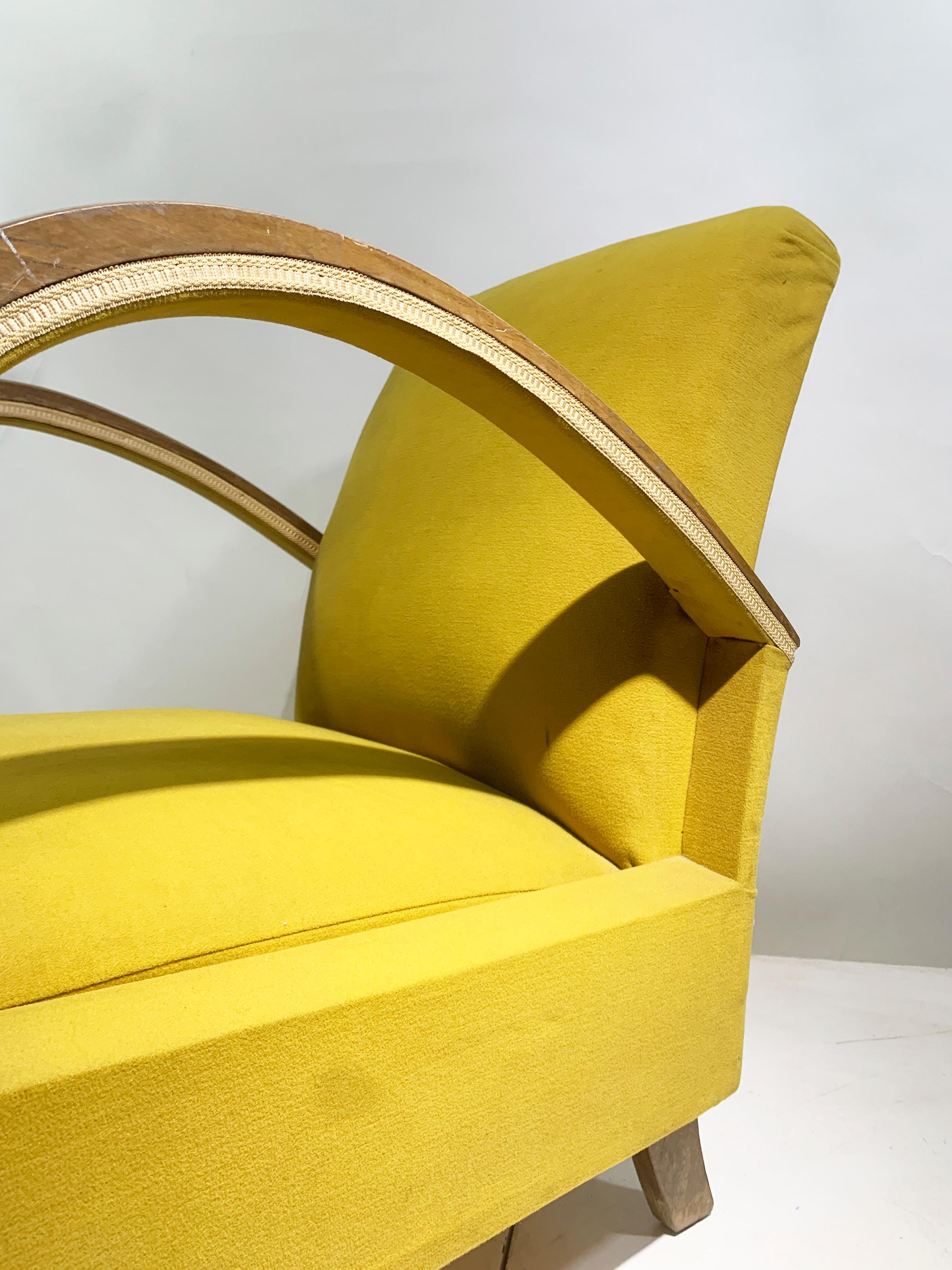 Sedia da salotto Art Deco della metà del XX secolo, in legno curvato/tessuto giallo-verde, anni '30 in vendita 2