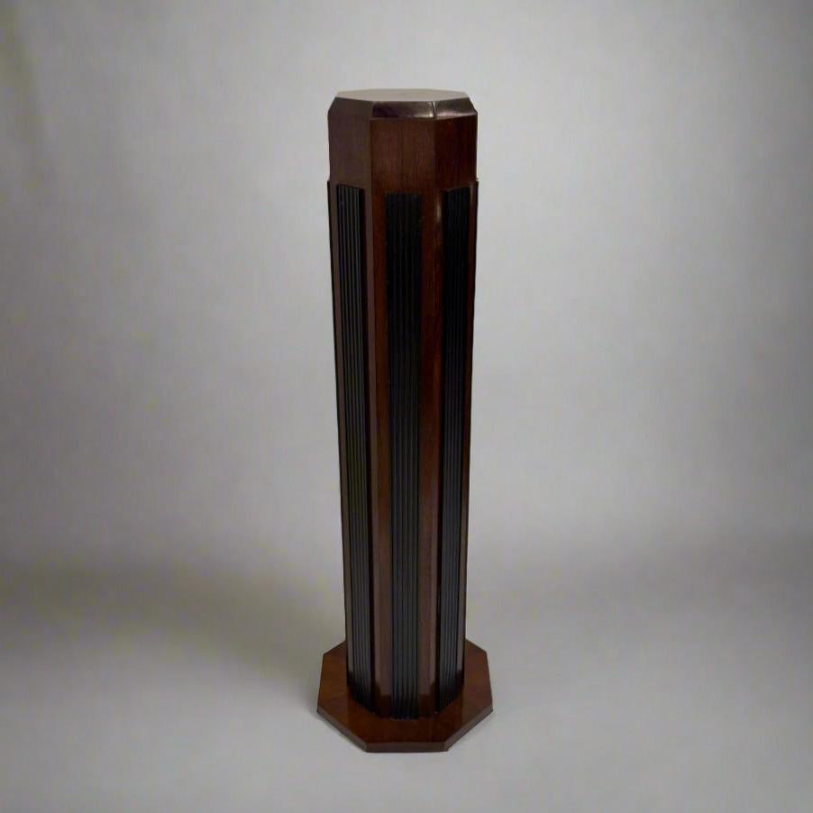 Sockel-Vitrinensäule im Art déco-Stil aus der Mitte des 20. Jahrhunderts, Frankreich (Hartholz) im Angebot