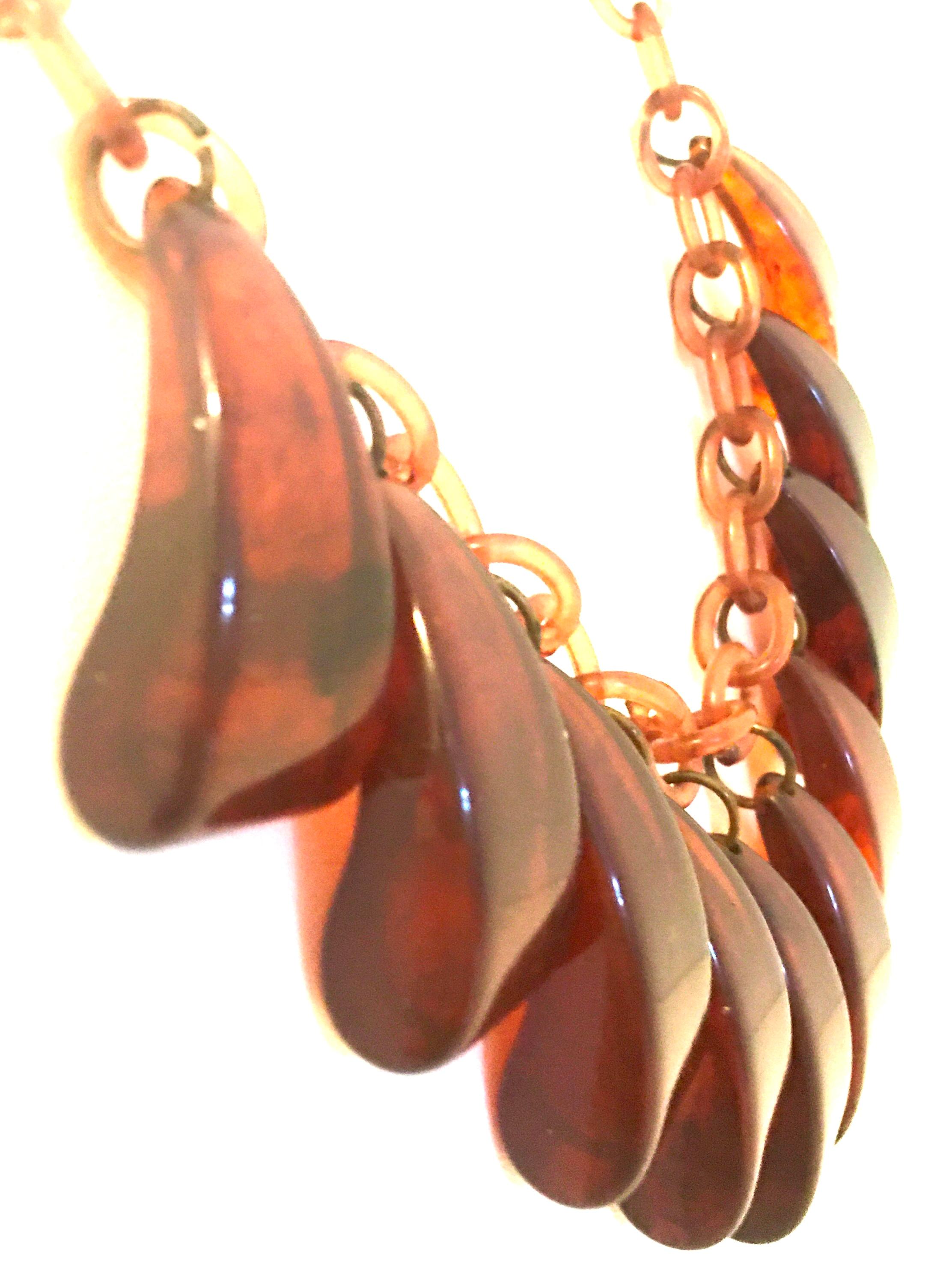 Mid-20th Century Art Deco Root Beer Bakelite & Celluloid Chain Link Necklace In Good Condition For Sale In West Palm Beach, FL