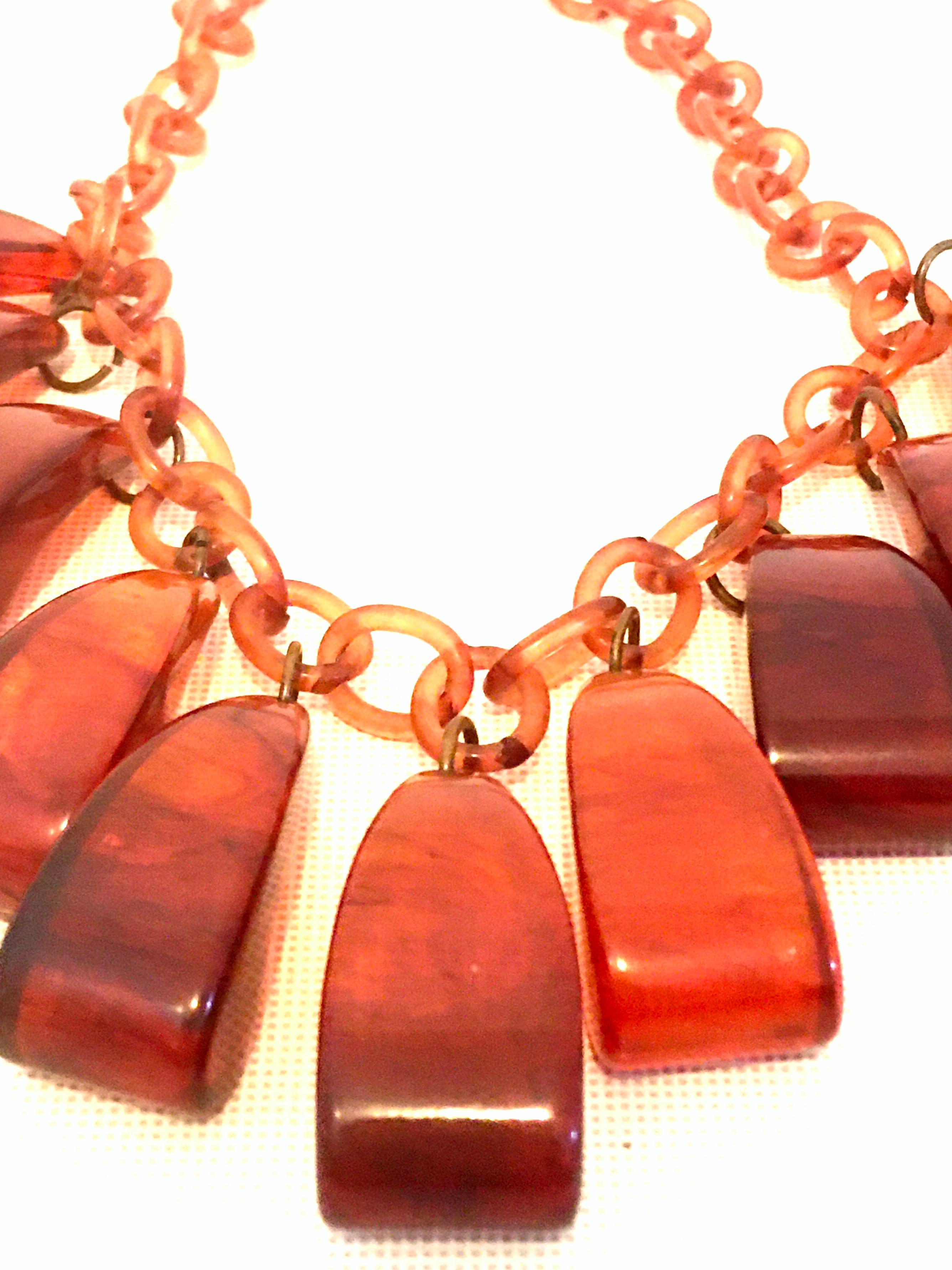 Women's or Men's Mid-20th Century Art Deco Root Beer Bakelite & Celluloid Chain Link Necklace For Sale