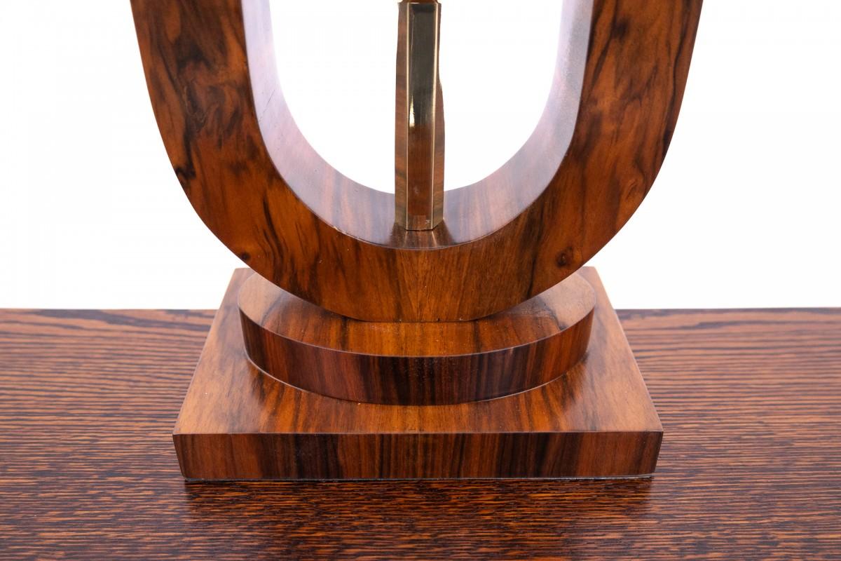 Art Deco table lamp from the 1950s, Poland.

A beautiful table lamp from the mid-20th century in the Art Deco style. The style is characterized by simple design, corresponding to comfort and functionality.

Very good condition. The lamp is fully