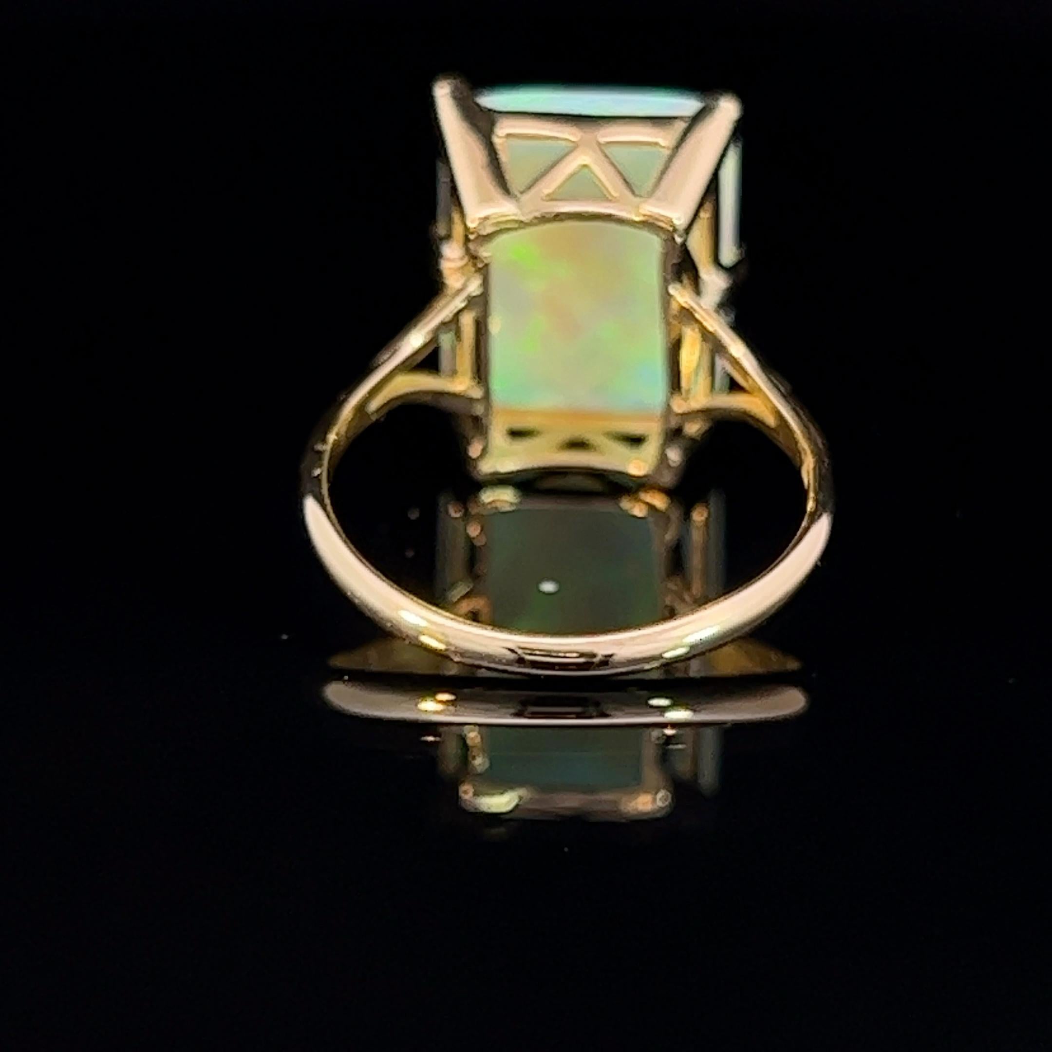 Mid 20th Century Australian Opal Ring In Good Condition In ADELAIDE, SA